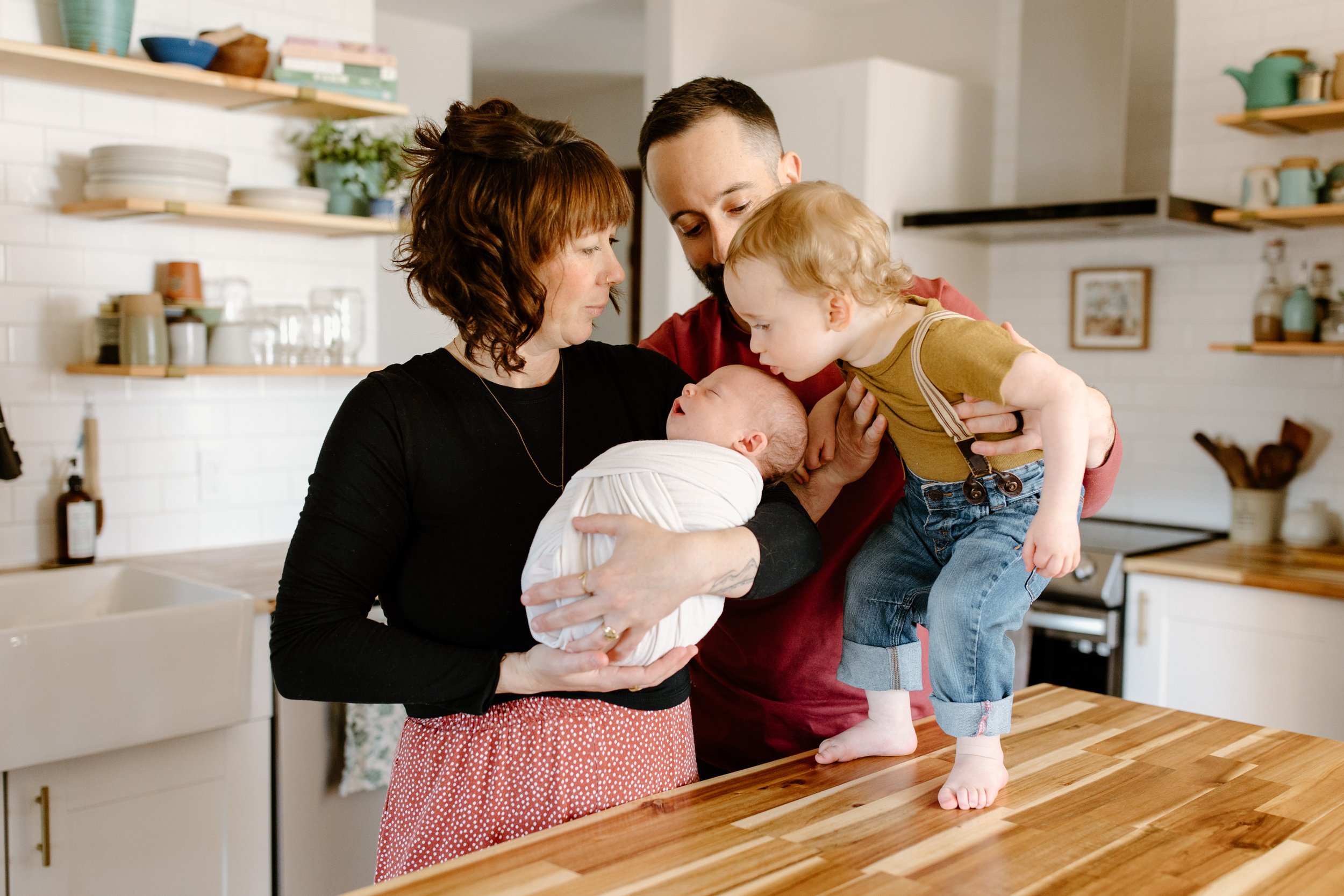 Kimberley-bc-at-home-newborn-session-M-29.jpg