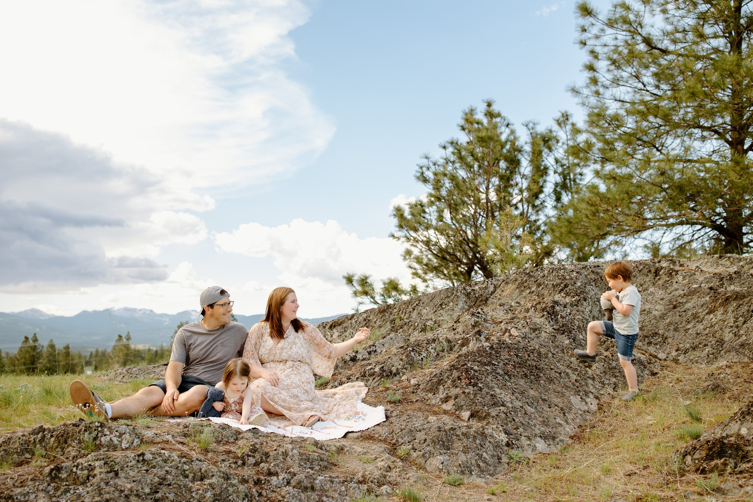 kimberley-bc-spring-wildflower-family-session-p-13.jpg