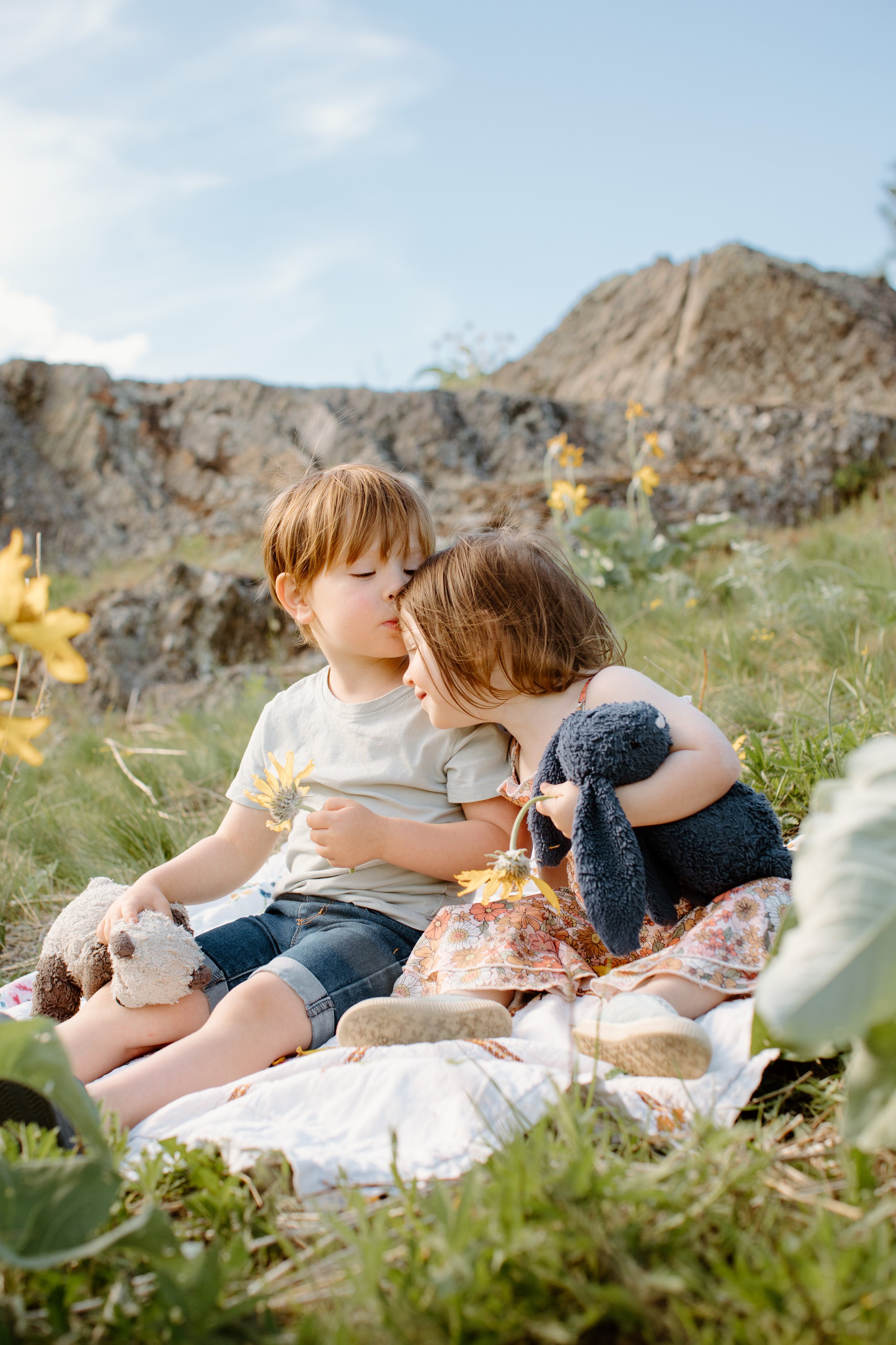 kimberley-bc-spring-wildflower-family-session-p-17.jpg