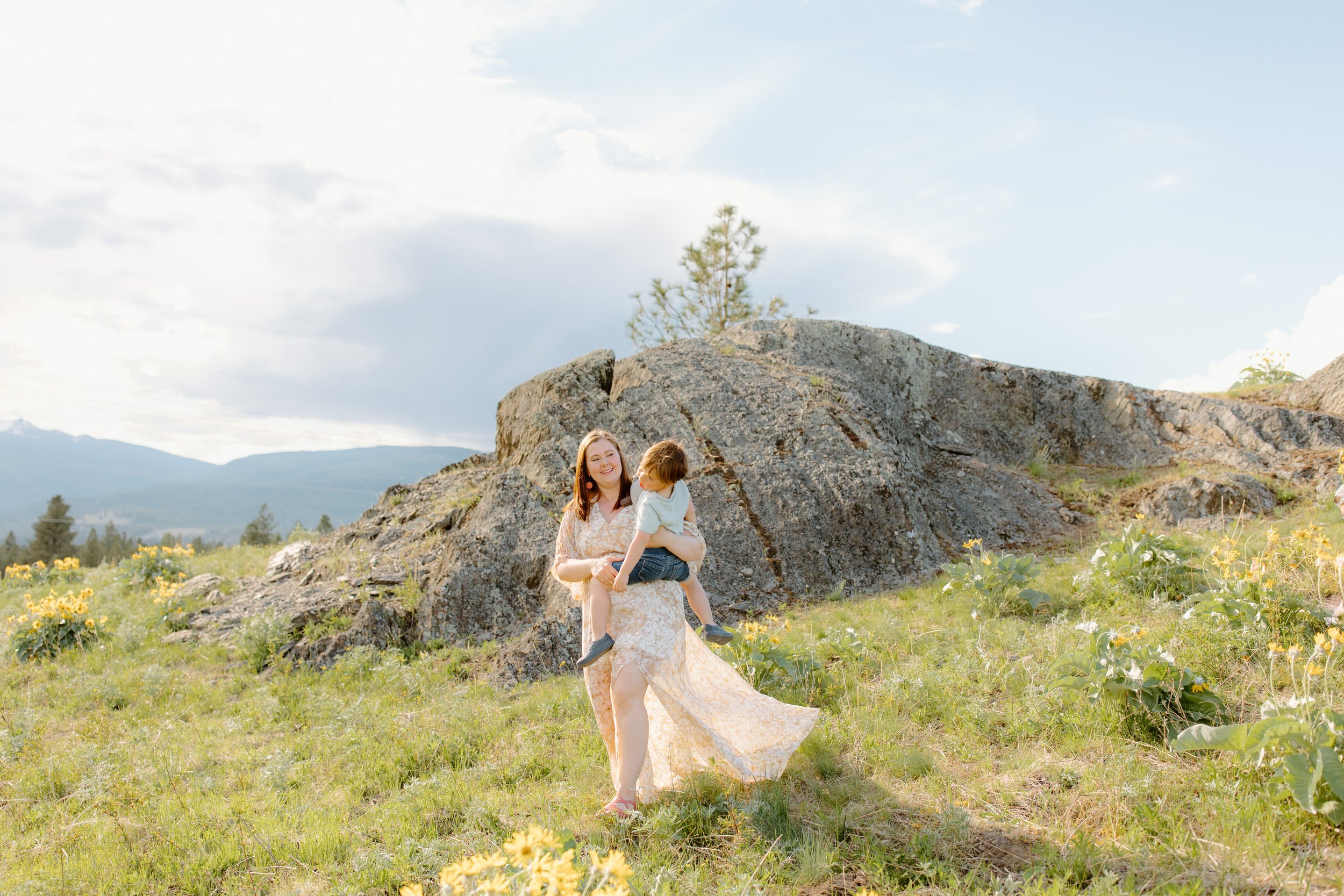 kimberley-bc-spring-wildflower-family-session-p-21.jpg