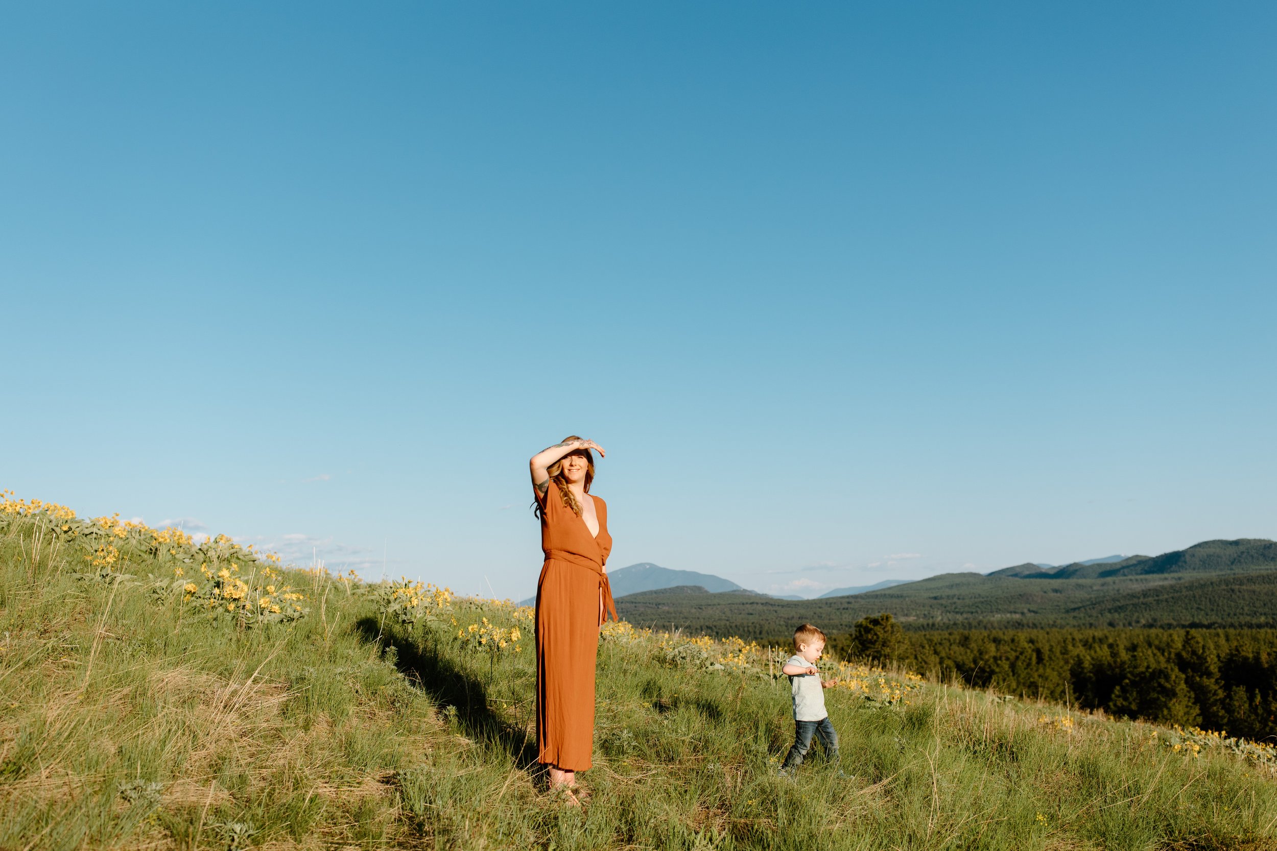 kimberley-bc-spring-wildflower-motherhood-mini-session-k-3.jpg