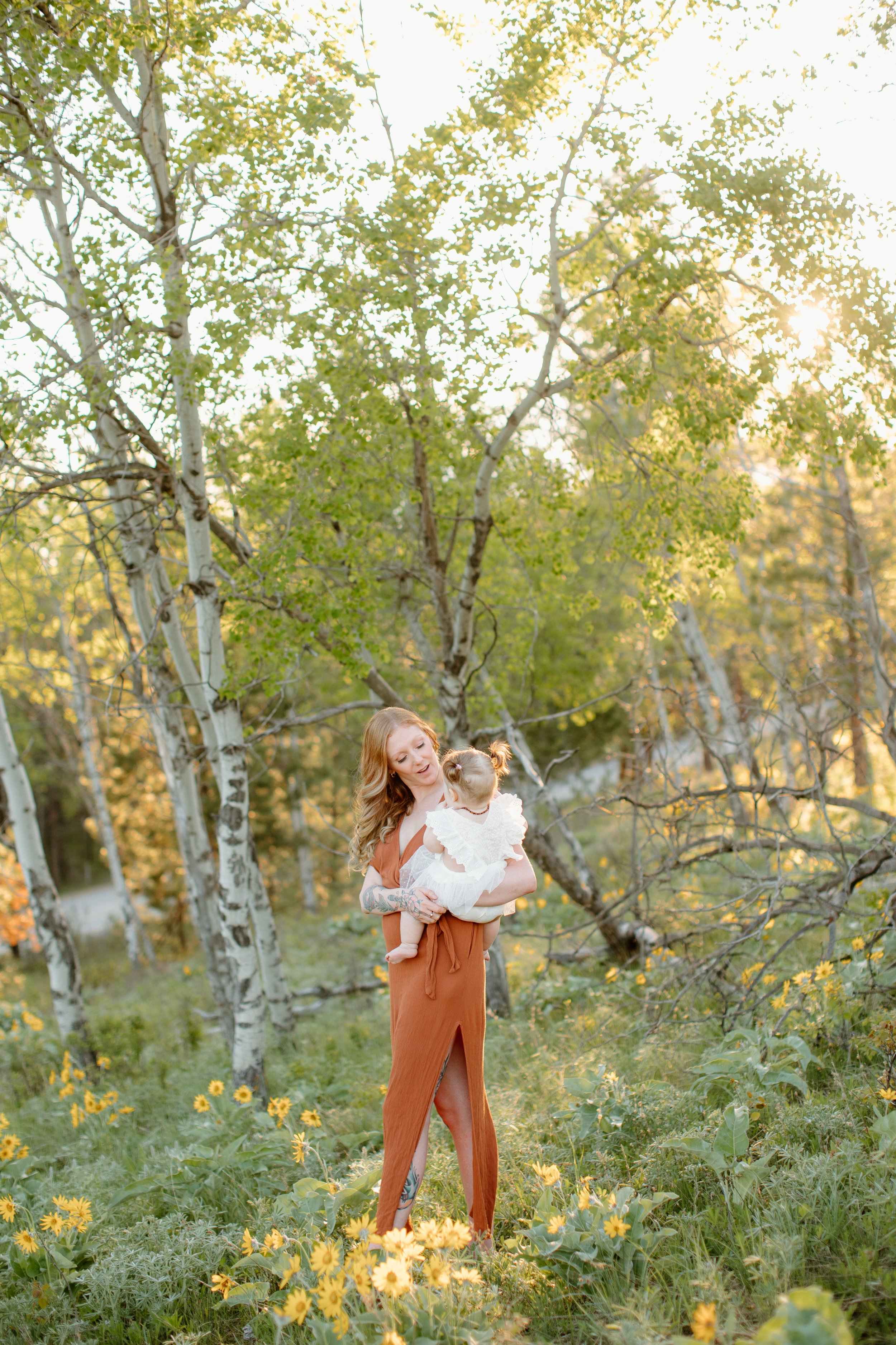 kimberley-bc-spring-wildflower-motherhood-mini-session-k-4.jpg