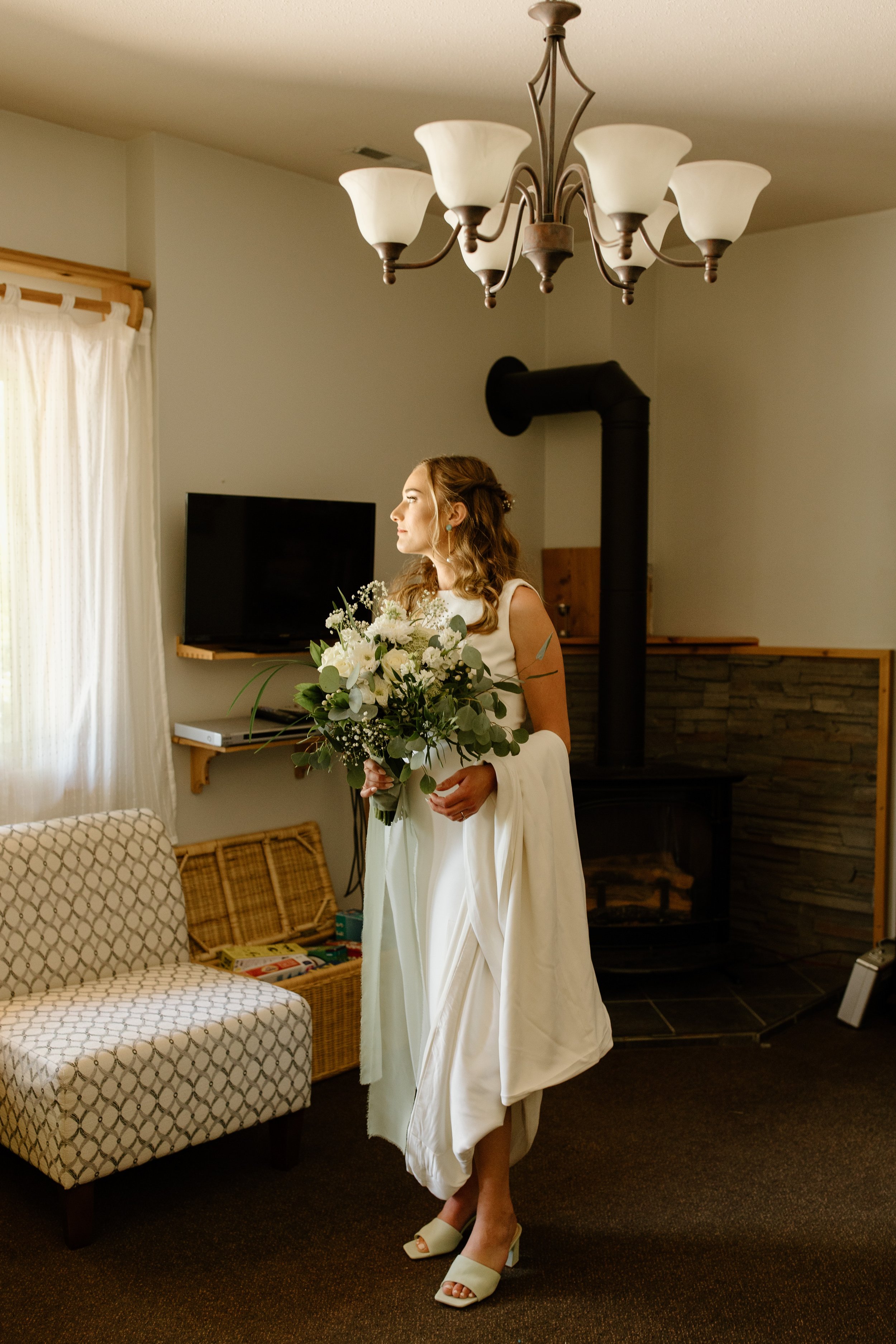 hillside-lodge-golden-bc-wedding-7.jpg