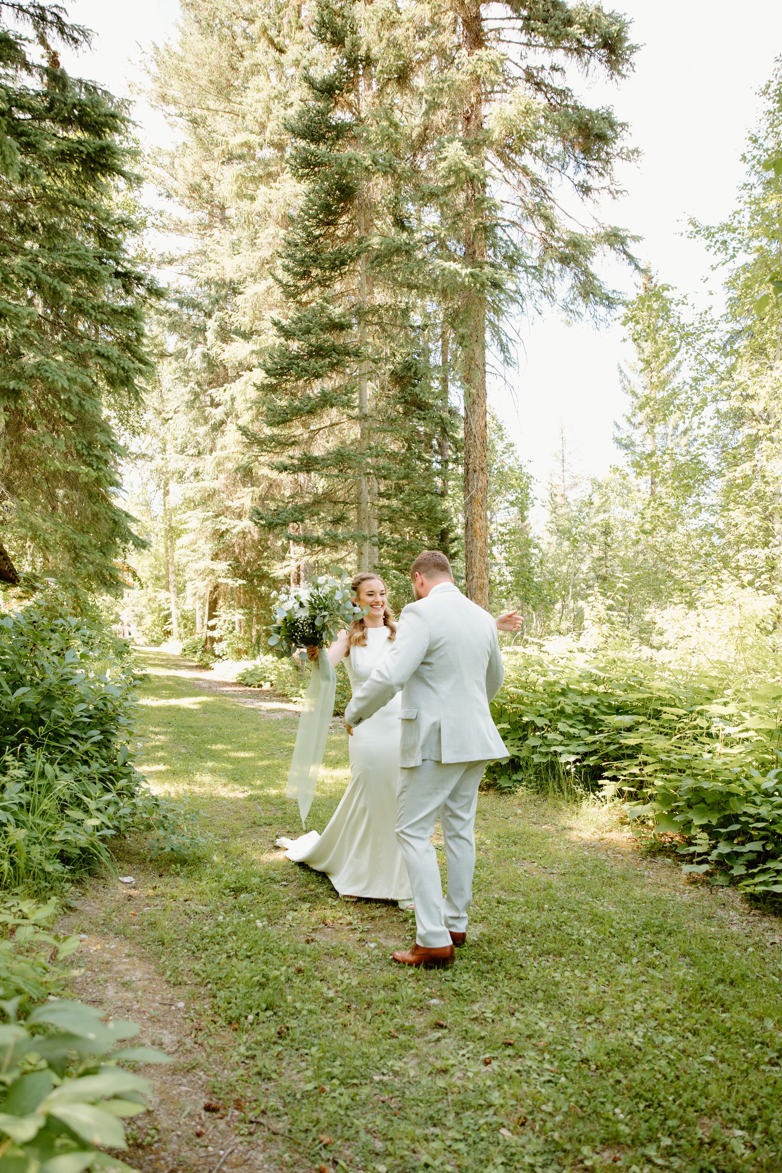 hillside-lodge-golden-bc-wedding-23.jpg