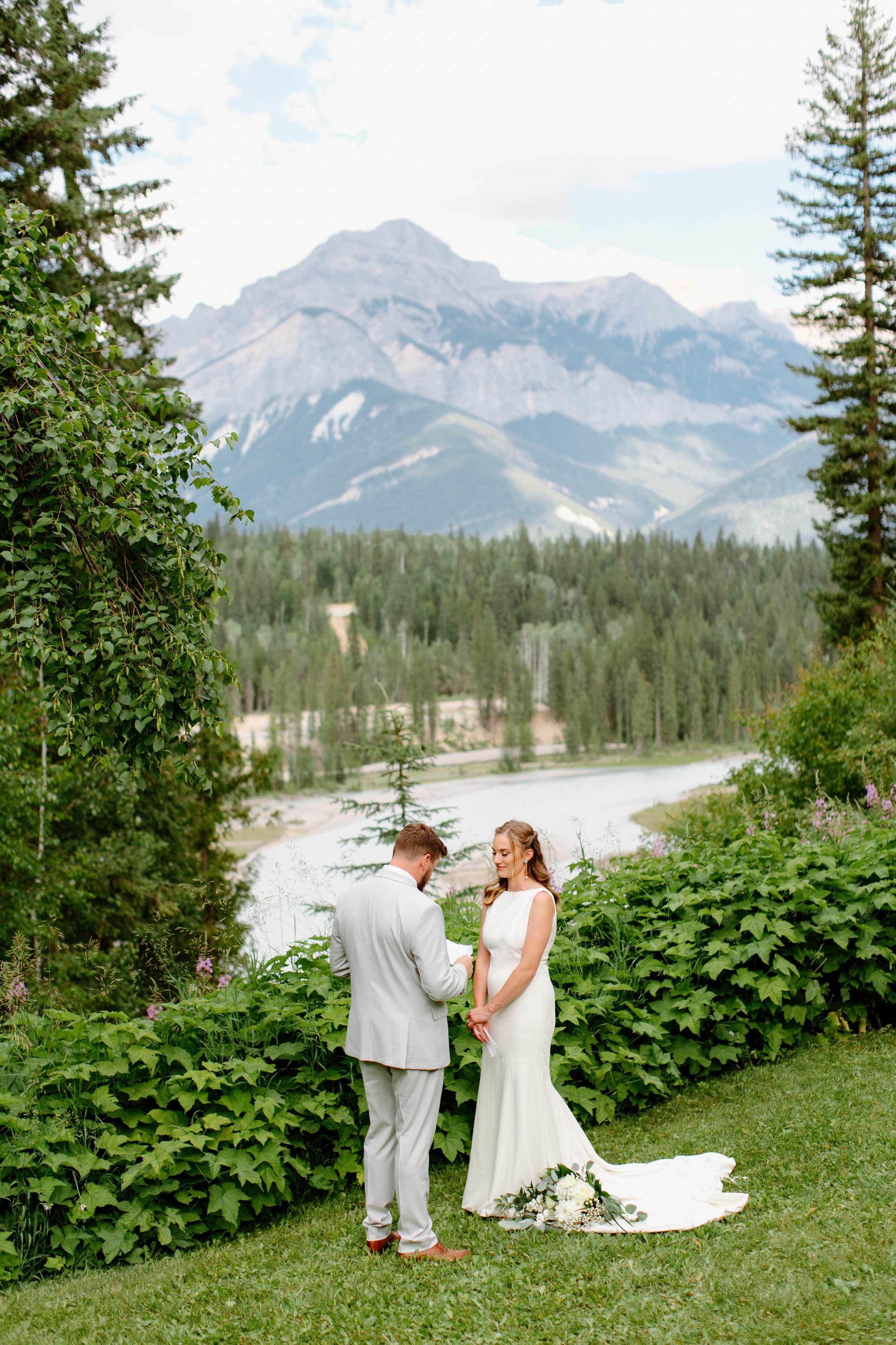 hillside-lodge-golden-bc-wedding-81.jpg