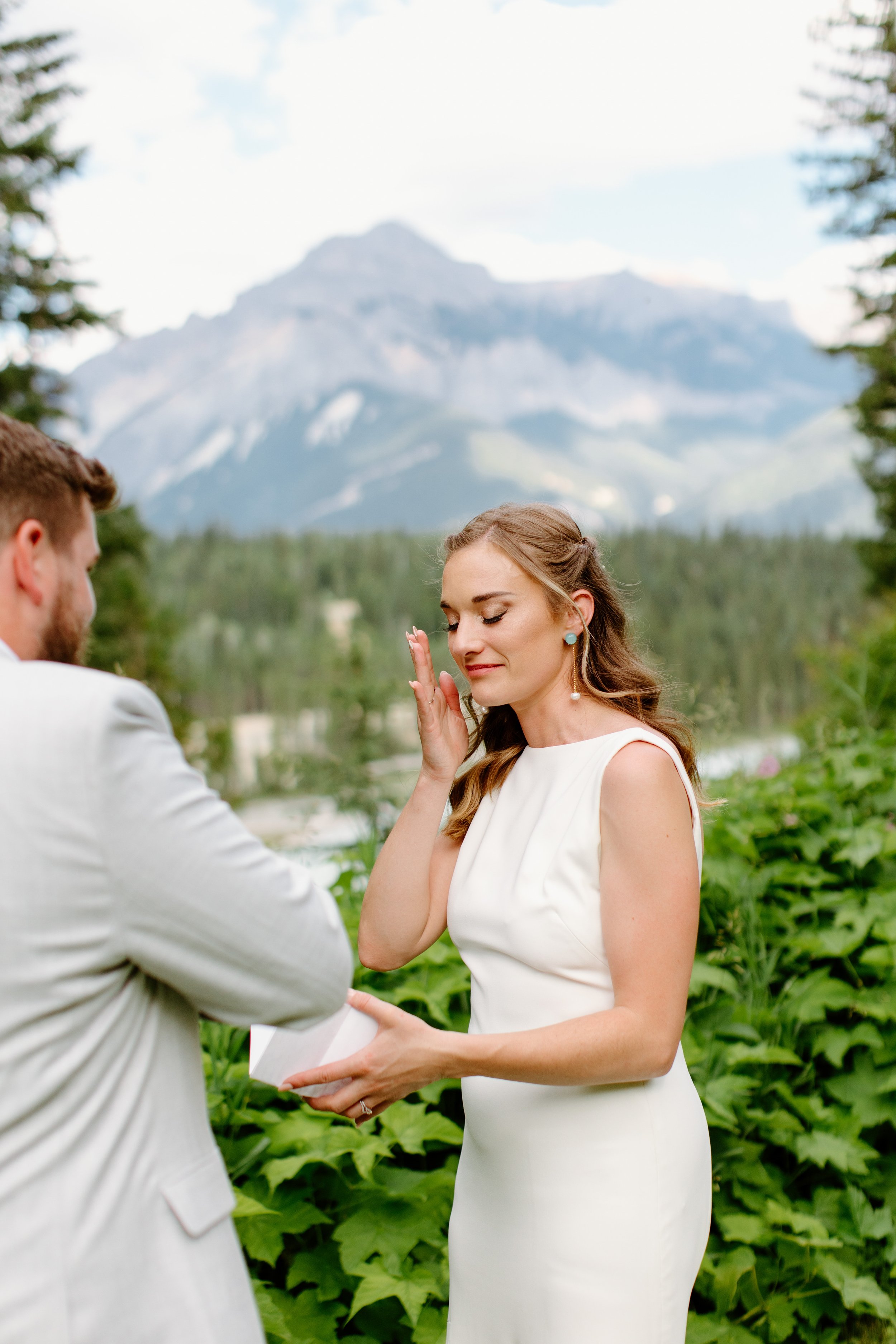 hillside-lodge-golden-bc-wedding-84.jpg