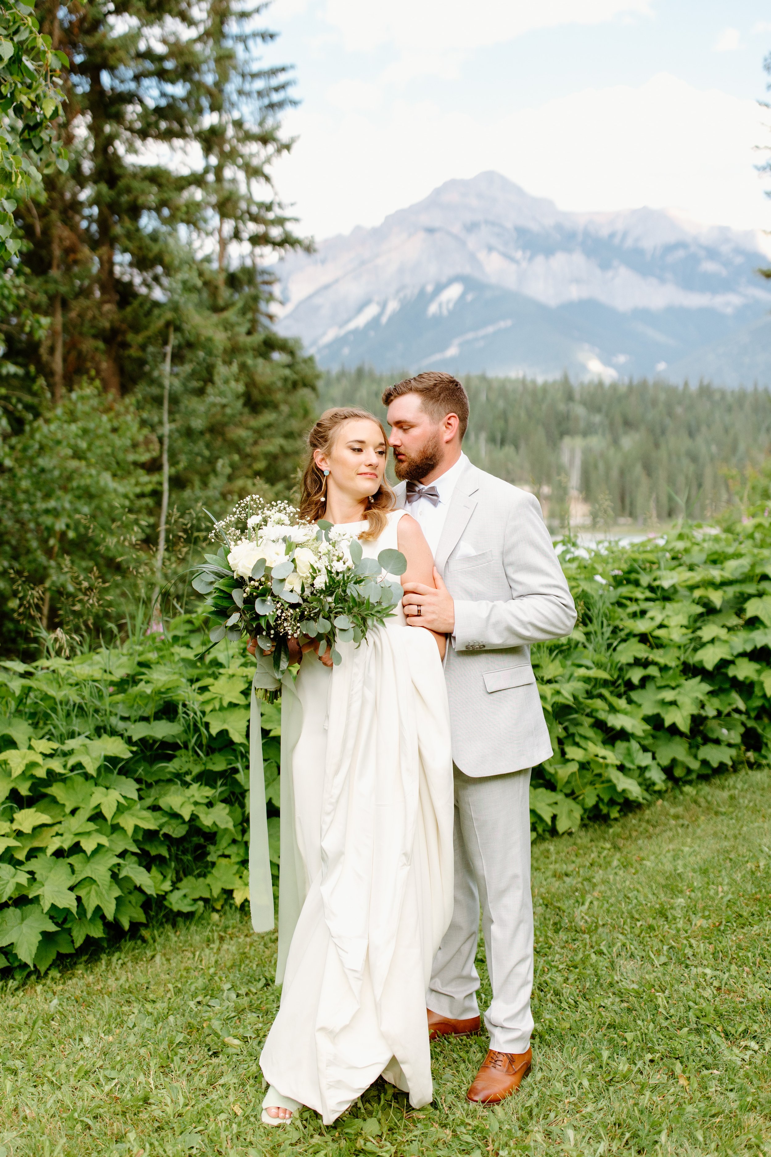 hillside-lodge-golden-bc-wedding-96.jpg