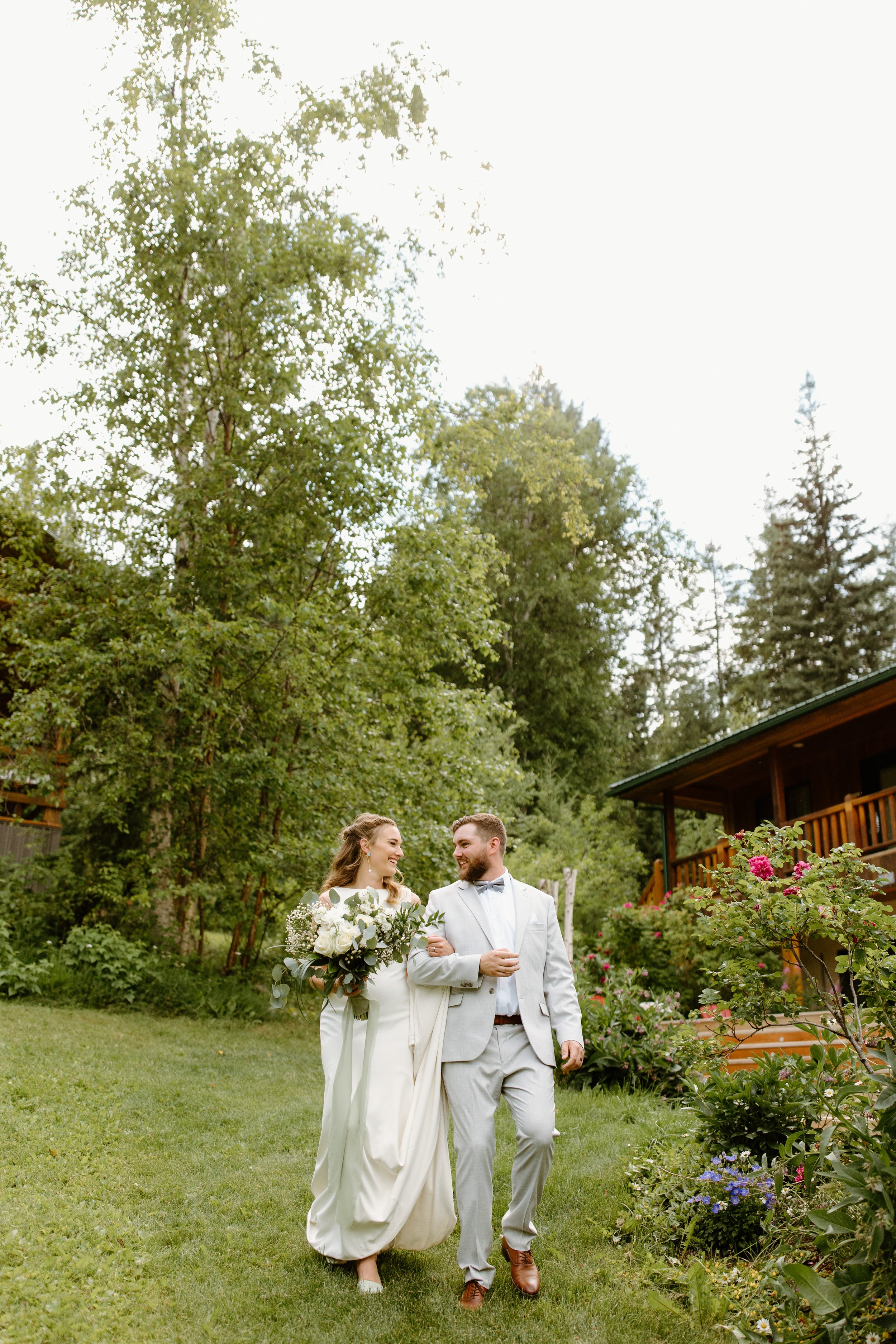 hillside-lodge-golden-bc-wedding-100.jpg