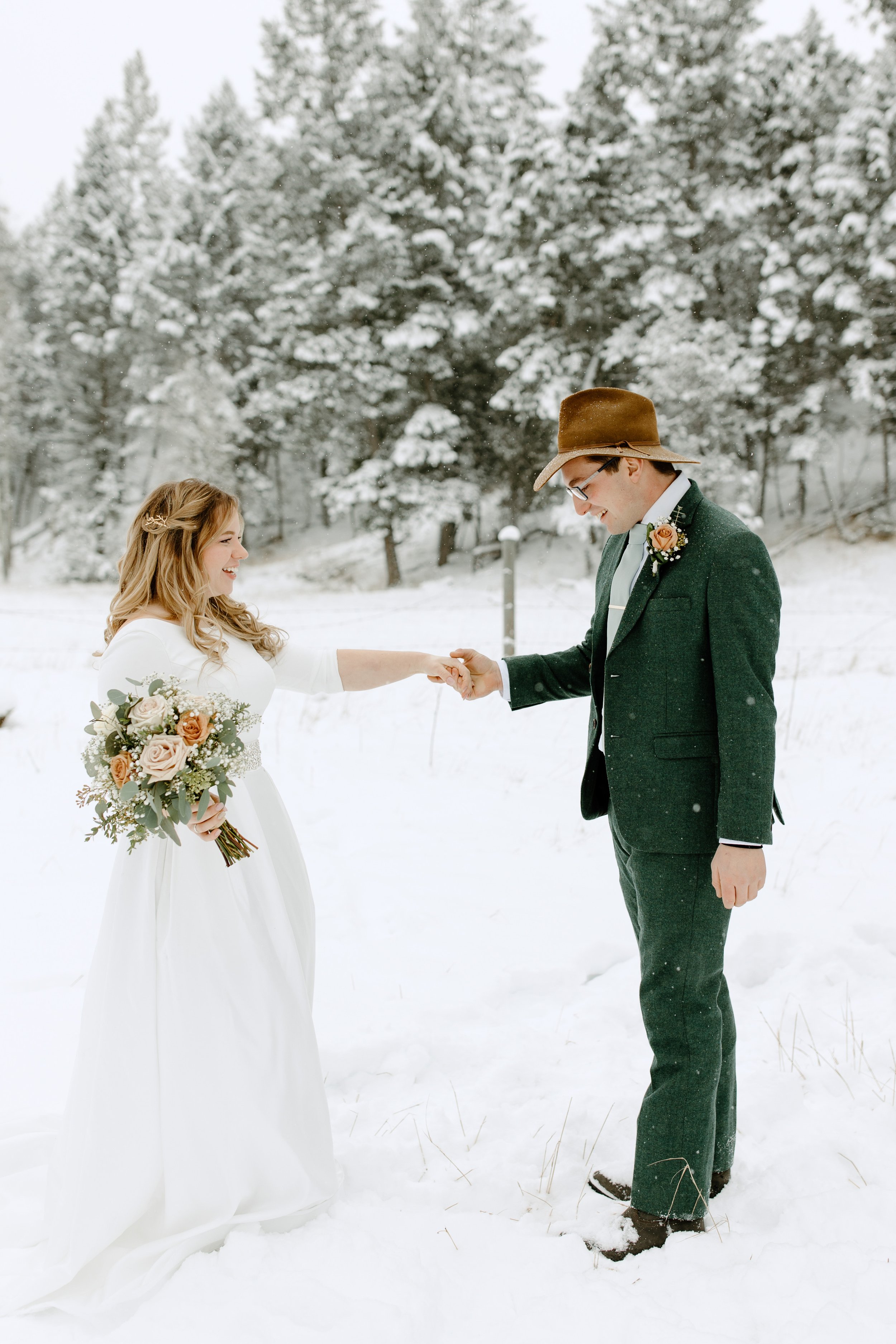 invermere-winter-wedding-13.jpg