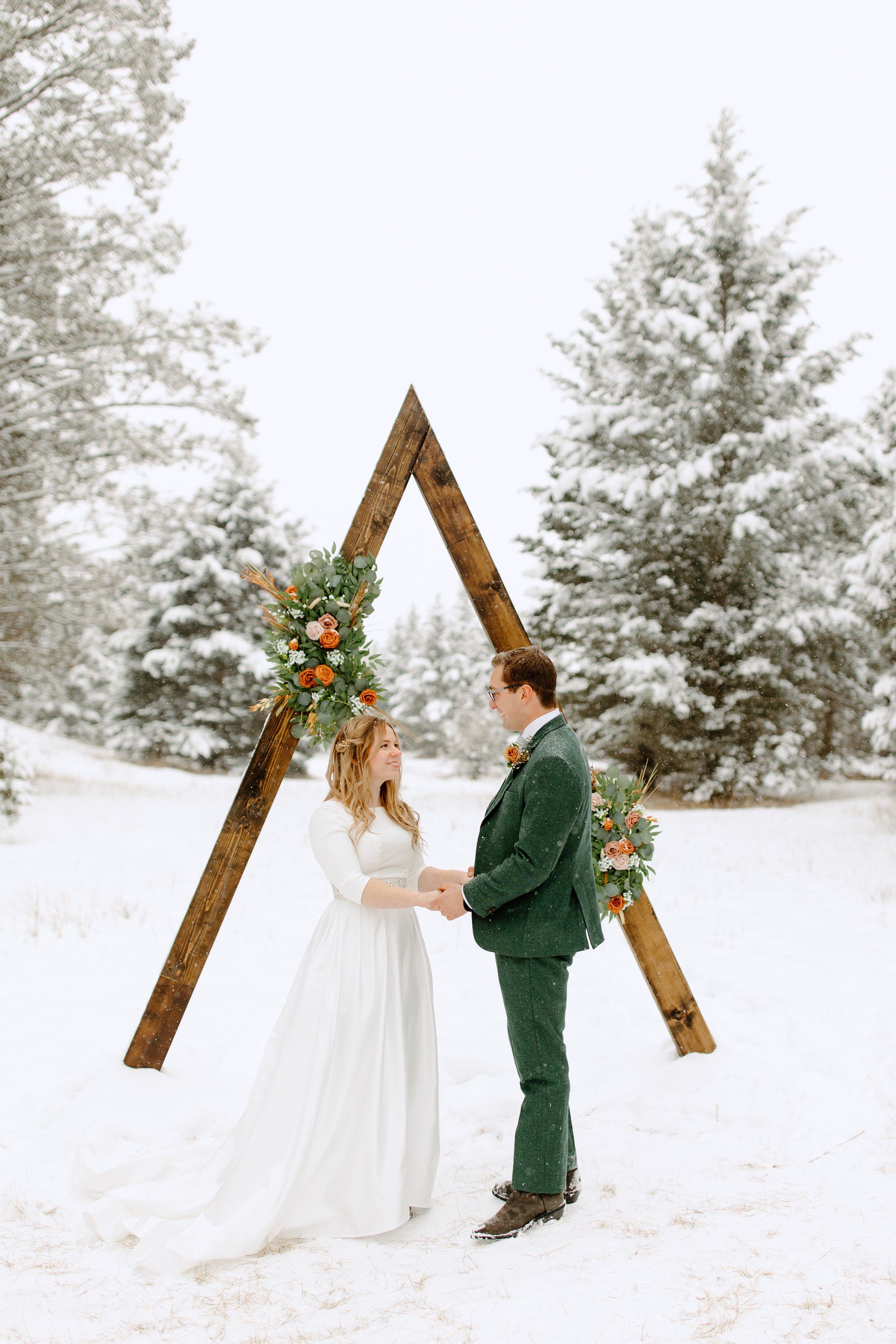 invermere-winter-wedding-33.jpg