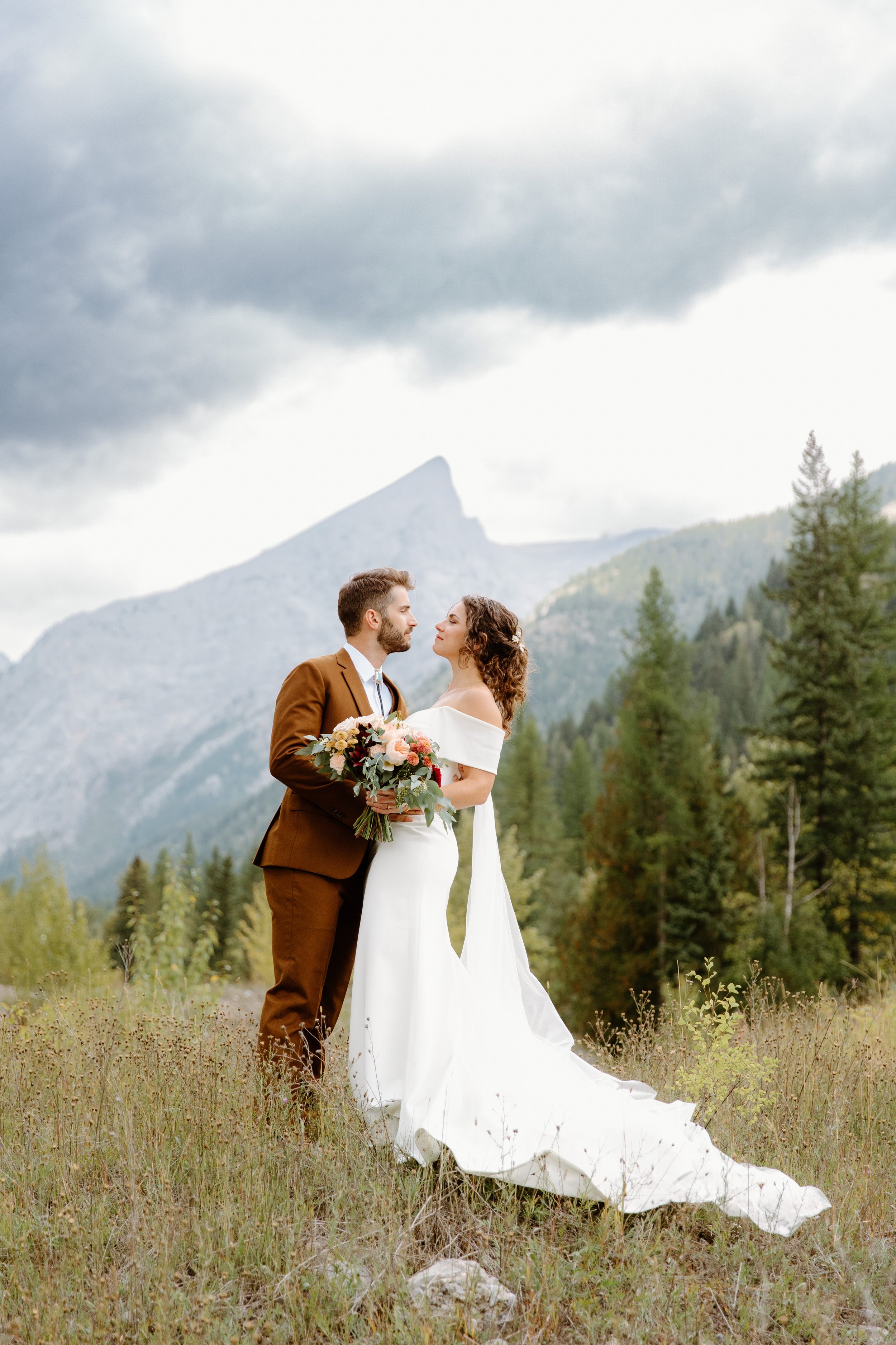 fernie-alpine-lodge-wedding-photographer-41.jpg