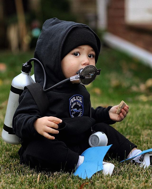 Halloween 2019. I think @nypd has a new recruit for the elite SCUBA Team 🐬
.
.
#nypd #nypdscubateam #sonsofneptunebk #halloween #toddler #toddlercustume #padi @paditv #diver #scuba #scubadiver #canon #canon5dmkiv #canon5dmk4 #canon5dmarkiv #canon5dm