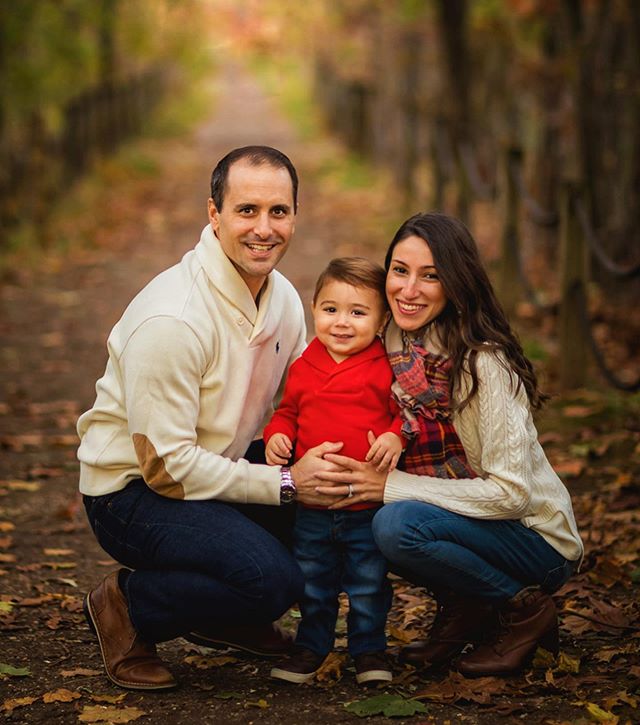 Happy Holidays, from the Pecoras!
.
.
.
#holidaycard #photoshoot #portraits #family #christmascardphoto #christmas #holidays #canon #canon5dmkiv #canon5dmarkiv #canon5dmark4 #canon5dmk4 #canon85mm12