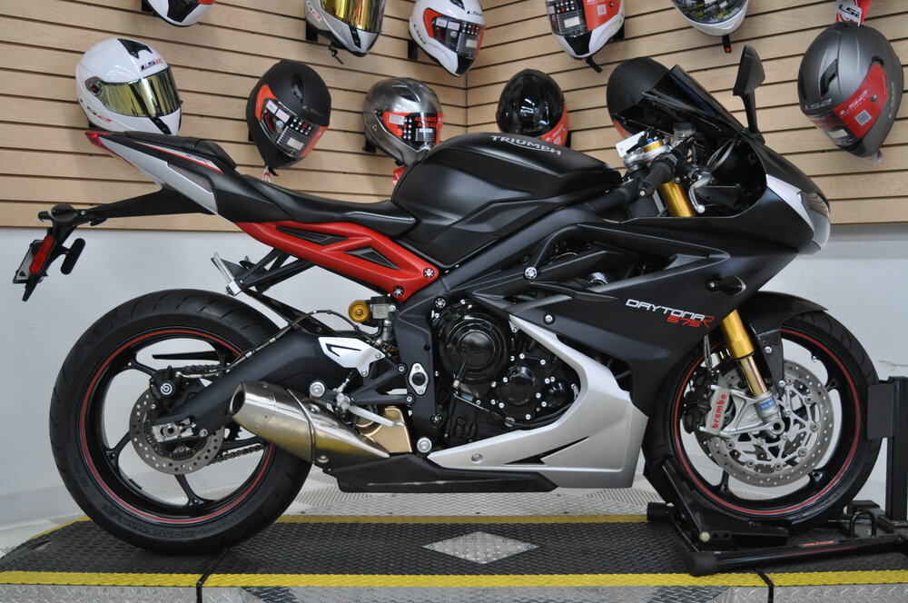 16 Triumph Daytona 675r Onyx Moto