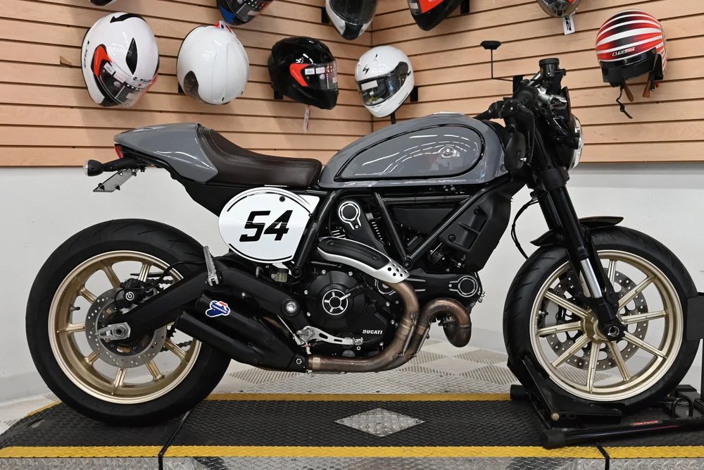 18 Ducati Scrambler Cafe Racer Onyx Moto
