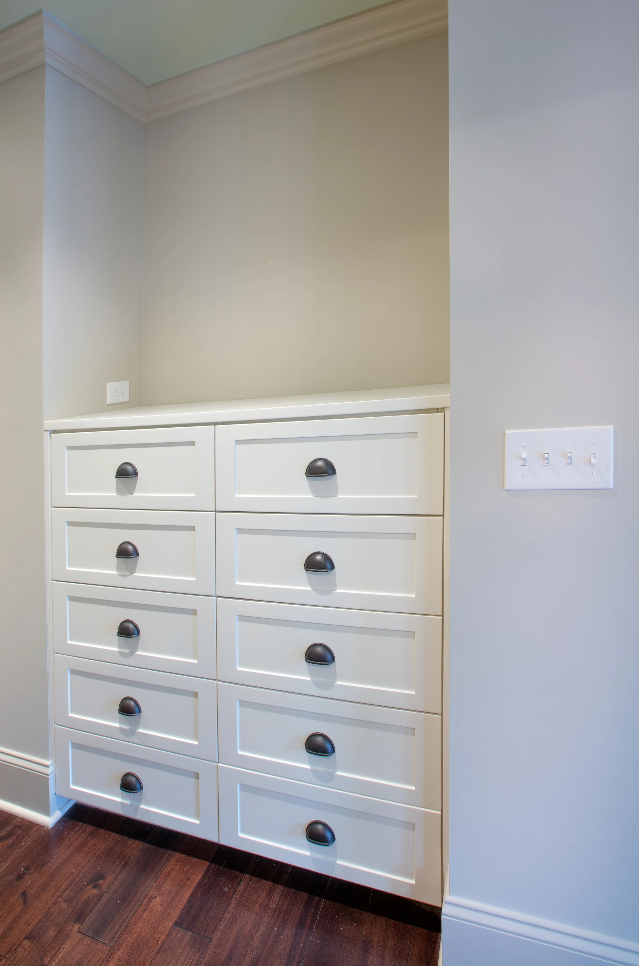 closet2.jpg