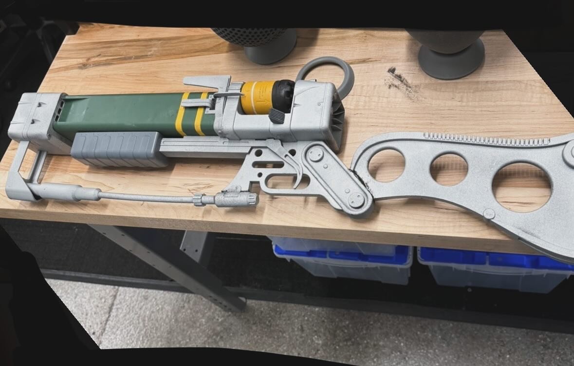 Progress on the #fallout laser rifle #prop