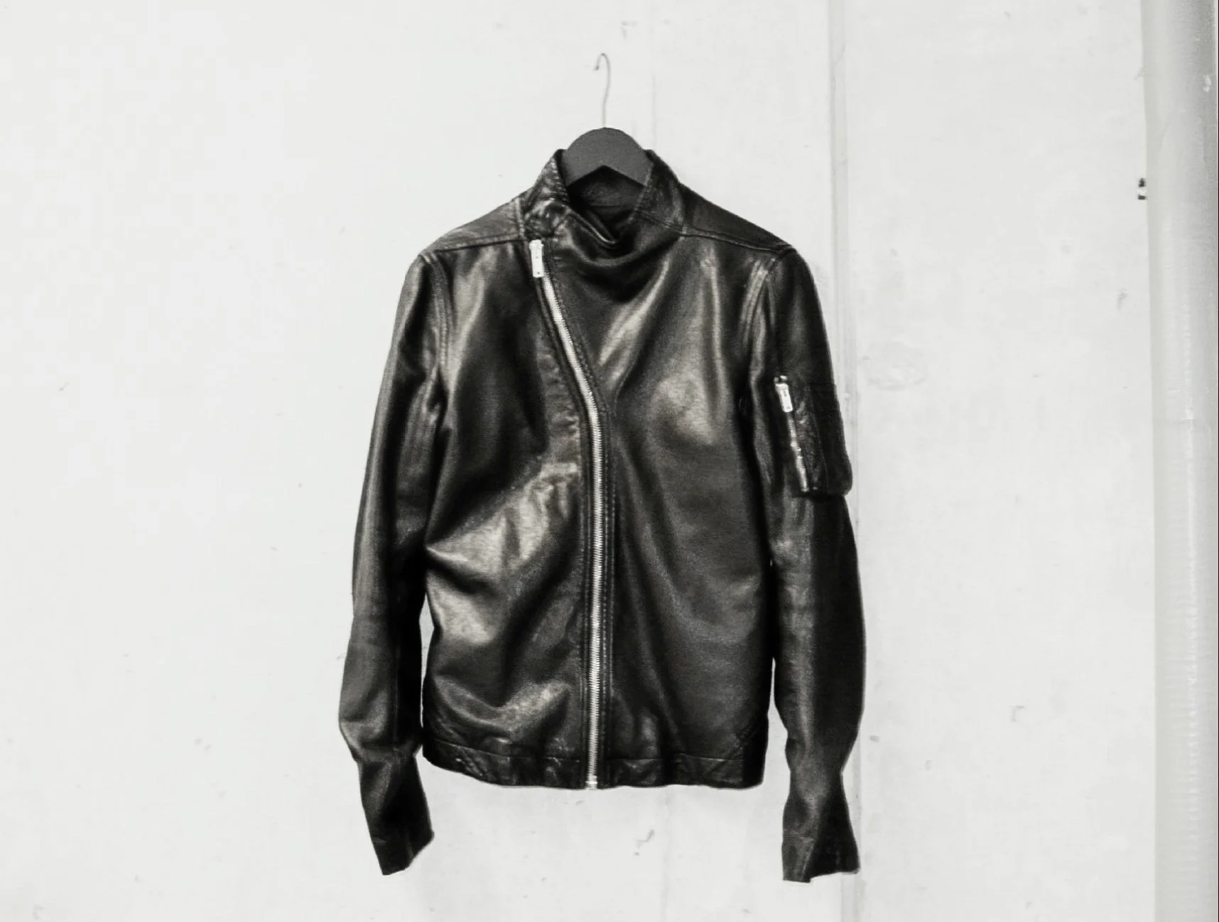 Fast Fashion vs. Expensive Clothes: Why We Should (Sometimes) Spend More