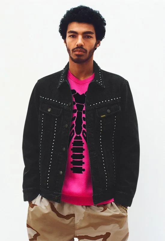 supreme-ss17-lookbook-obama-12-550x800.jpg