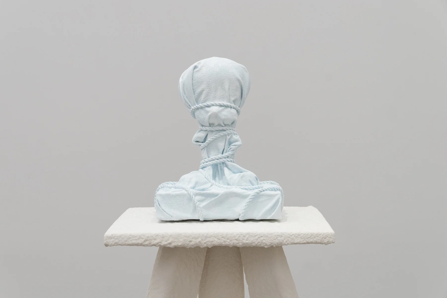 https_%2F%2Fhypebeast.com%2Fimage%2F2018%2F09%2Fdaniel-arsham-3018-54.jpg