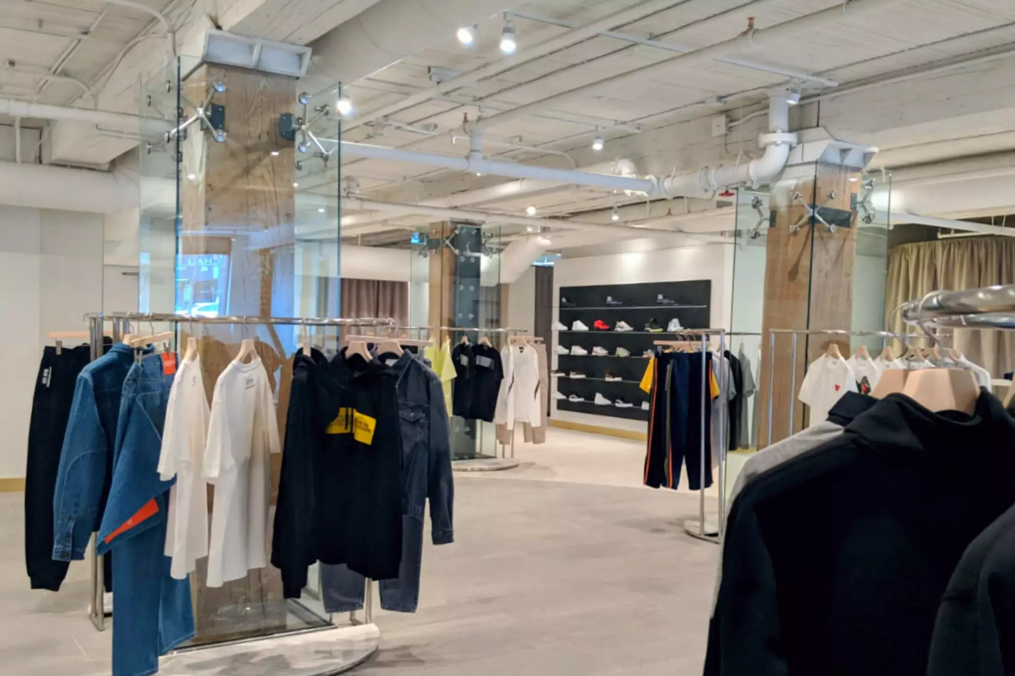 NomadTorontoStore2.jpg