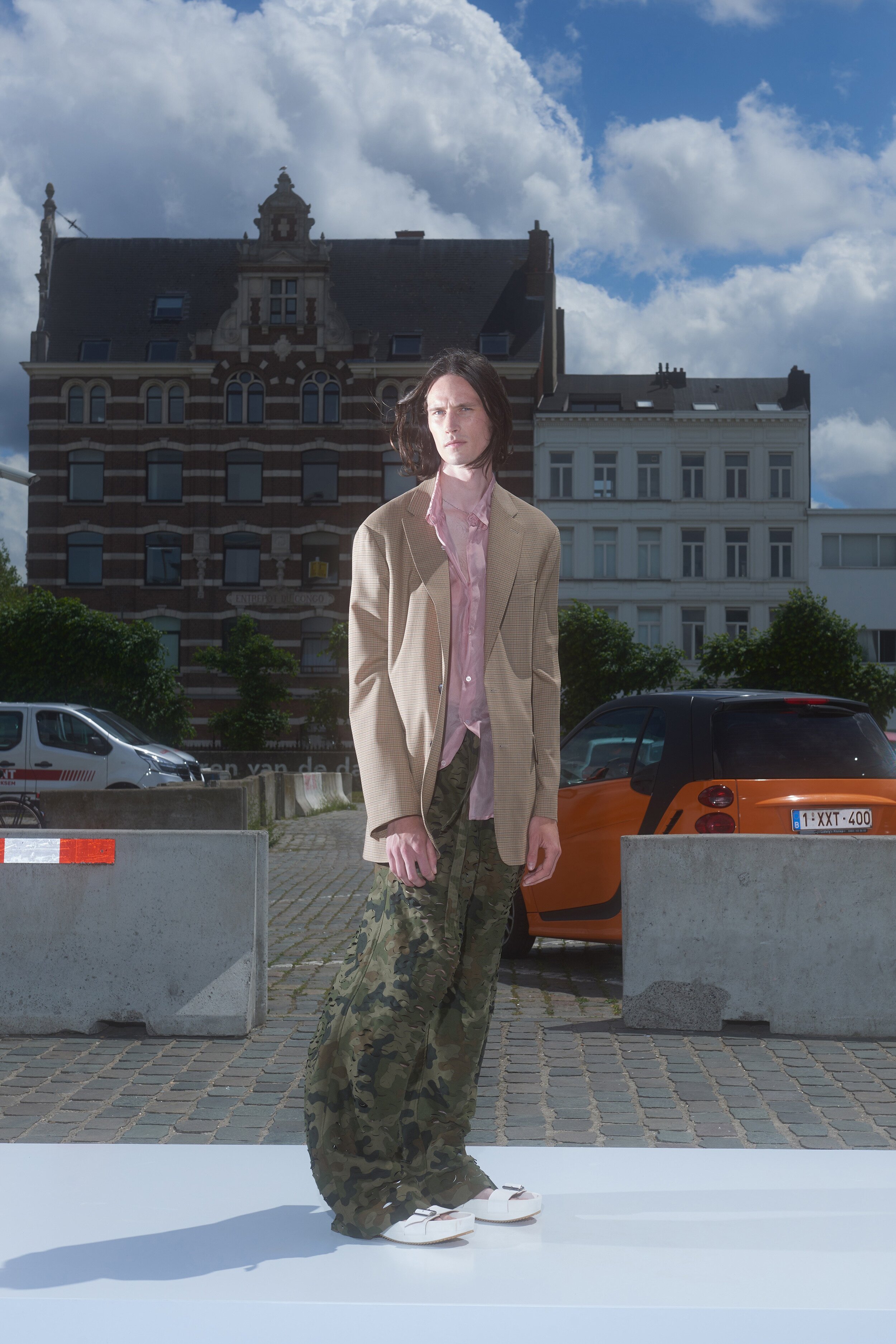 00013-Dries-Van-Noten-Menswear-Spring-22-credit-Sofie-Middernacht-and-Maarten-Alexander.jpeg