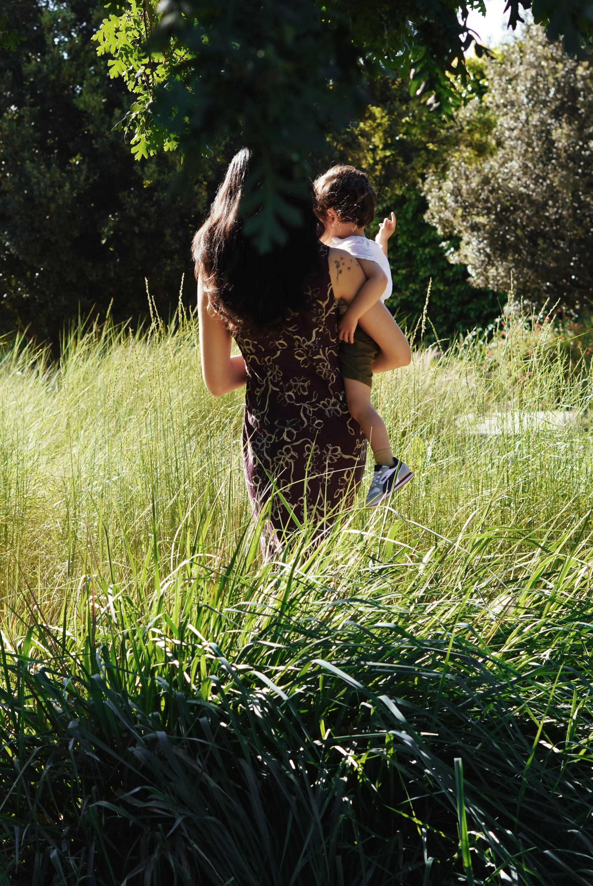 What to Wear for a Mother’s Day Photoshoot | Spring Dresses Worth Buying