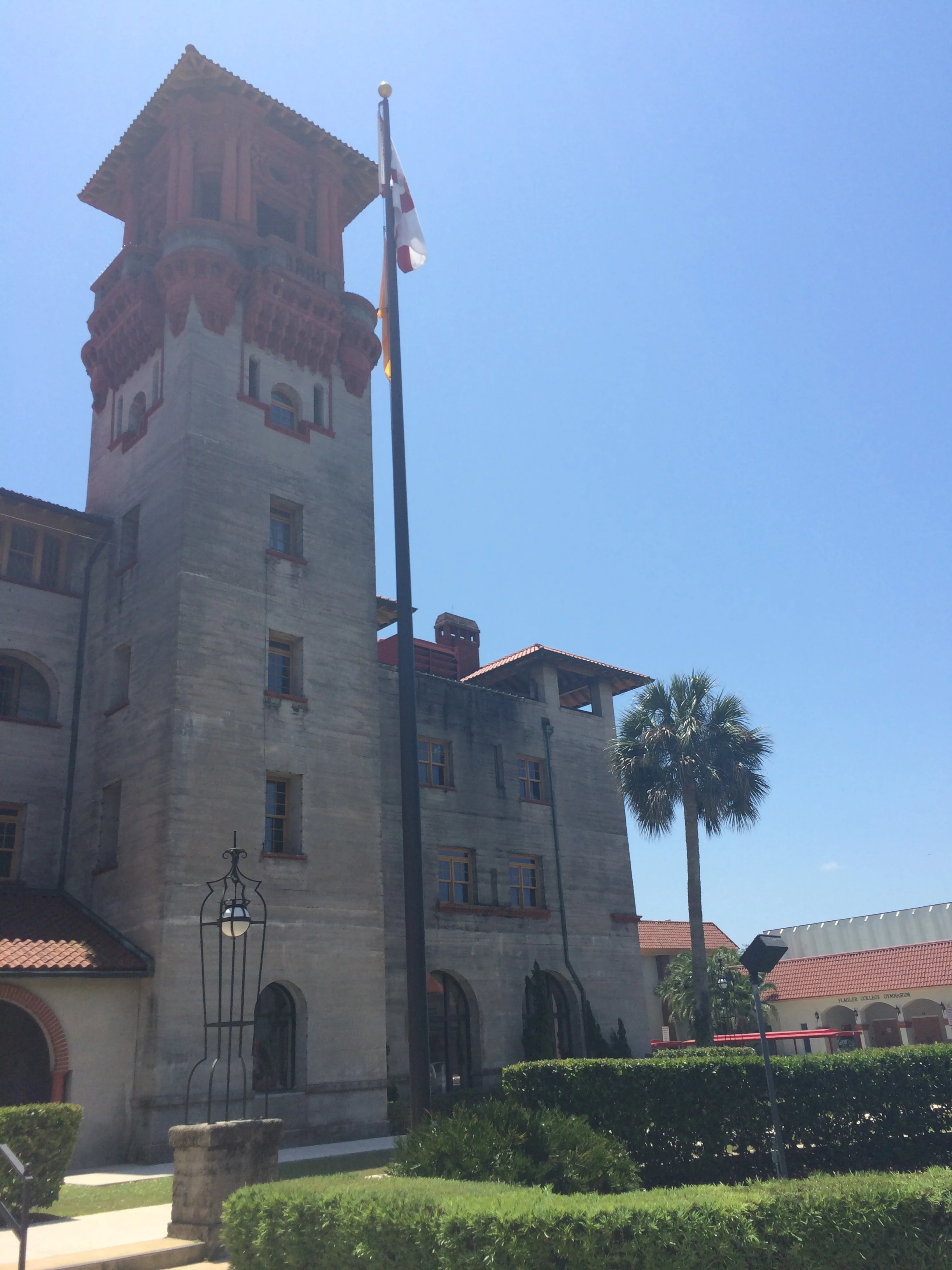 Prédio da Flagler College. Antigo hotel de luxo, hoje uma faculdade de artes.