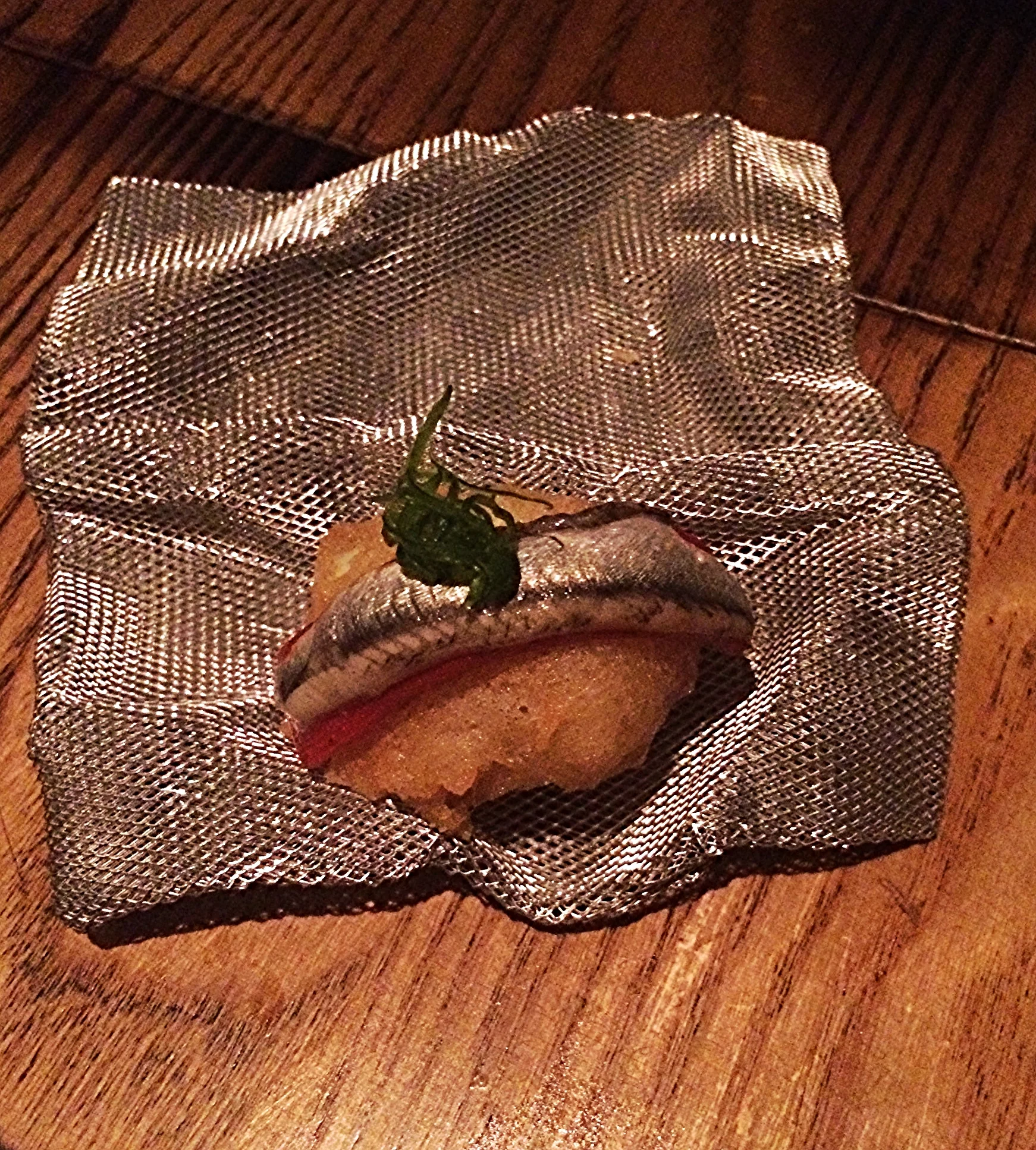 Yema de huevo frito : Gema de ovo frita com anchova fresca. 