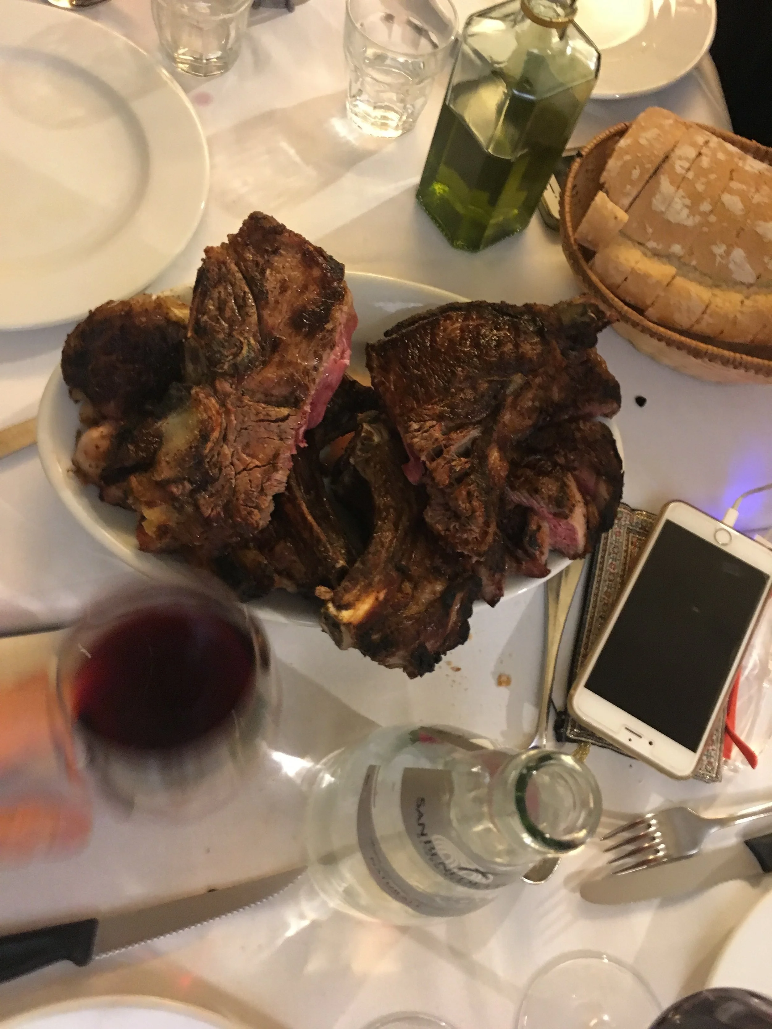 As famosas Cotolettas! Optamos por um menu fechado. Comida e bebida incluídas e à vontade. E era MUITA comida!