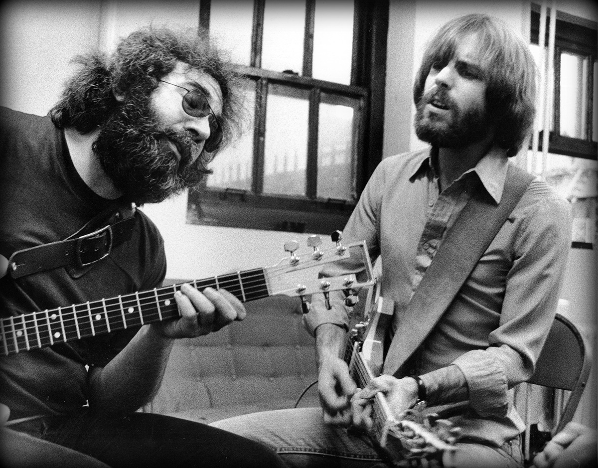 Grateful Dead_08_Garcia and Weir Playing.jpg