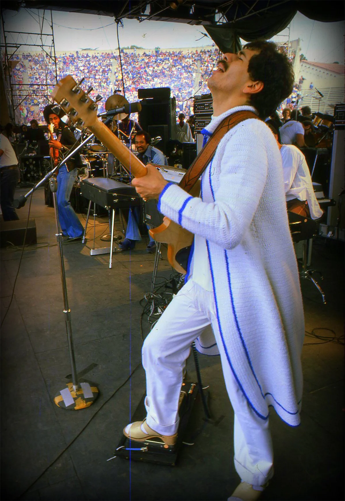 Santana-02.jpg