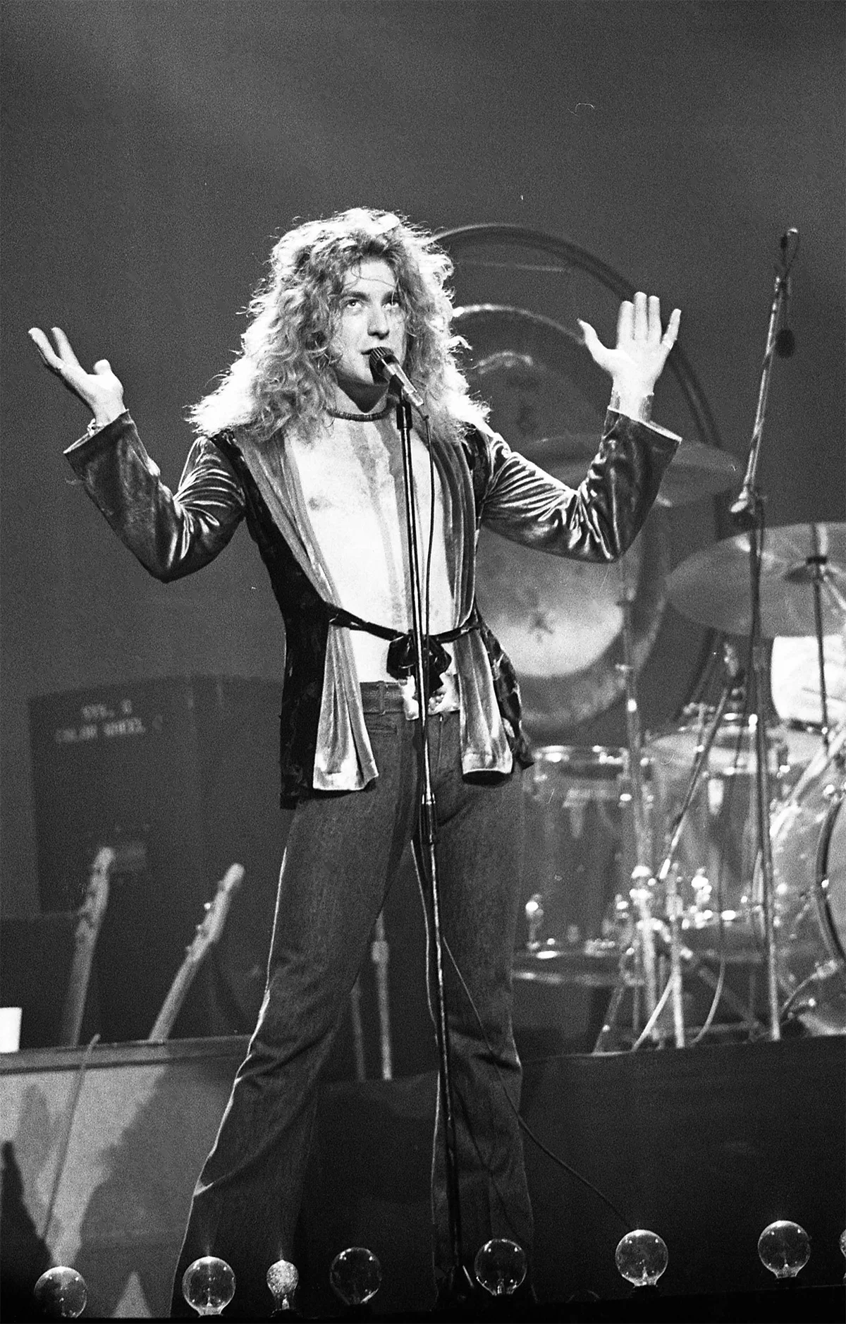 Robert-Plant-09.jpg