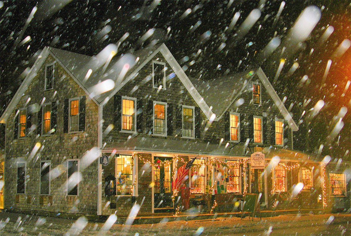 Alleys-w-Snow-falling.jpg