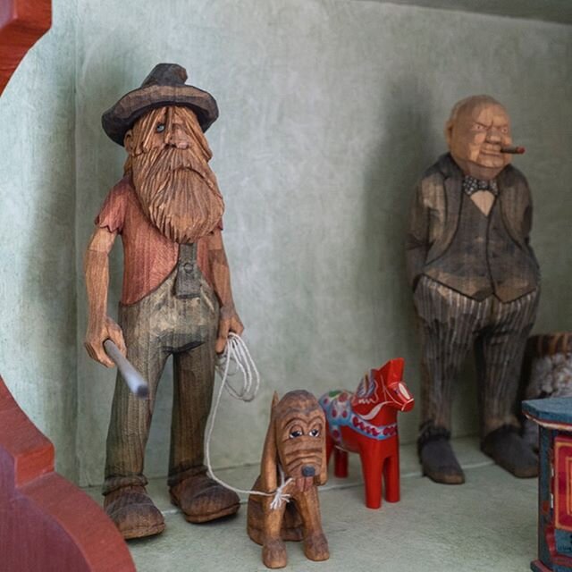 Incredible figure and interior/decorative carvings by Lusk Scandia Woodworks within their home in #CoonValley #Wisconsin #ScandinavianAmerican #NordicAmerican