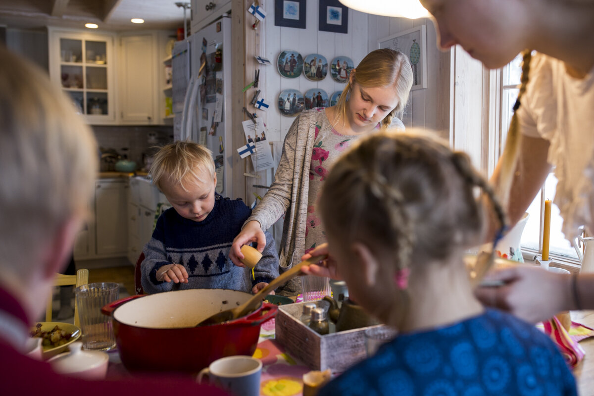  The Hepokokski family of seven continue to cultivate traditions carried on by their Finnish mother and Finnish-American father in Hancock, Upper Michigan. Sundays are spent at home together cooking traditional Finnish foods like Pannakakku and Pytti