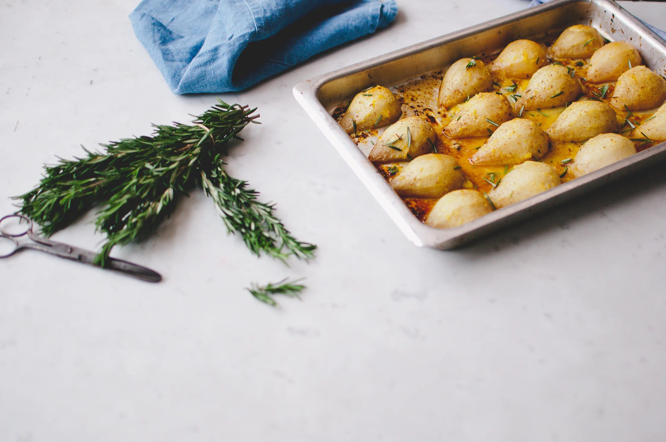 Freunde_Von_Freunden_Cooks_Belen_Vazquez_Pear_Sallad_29.jpg