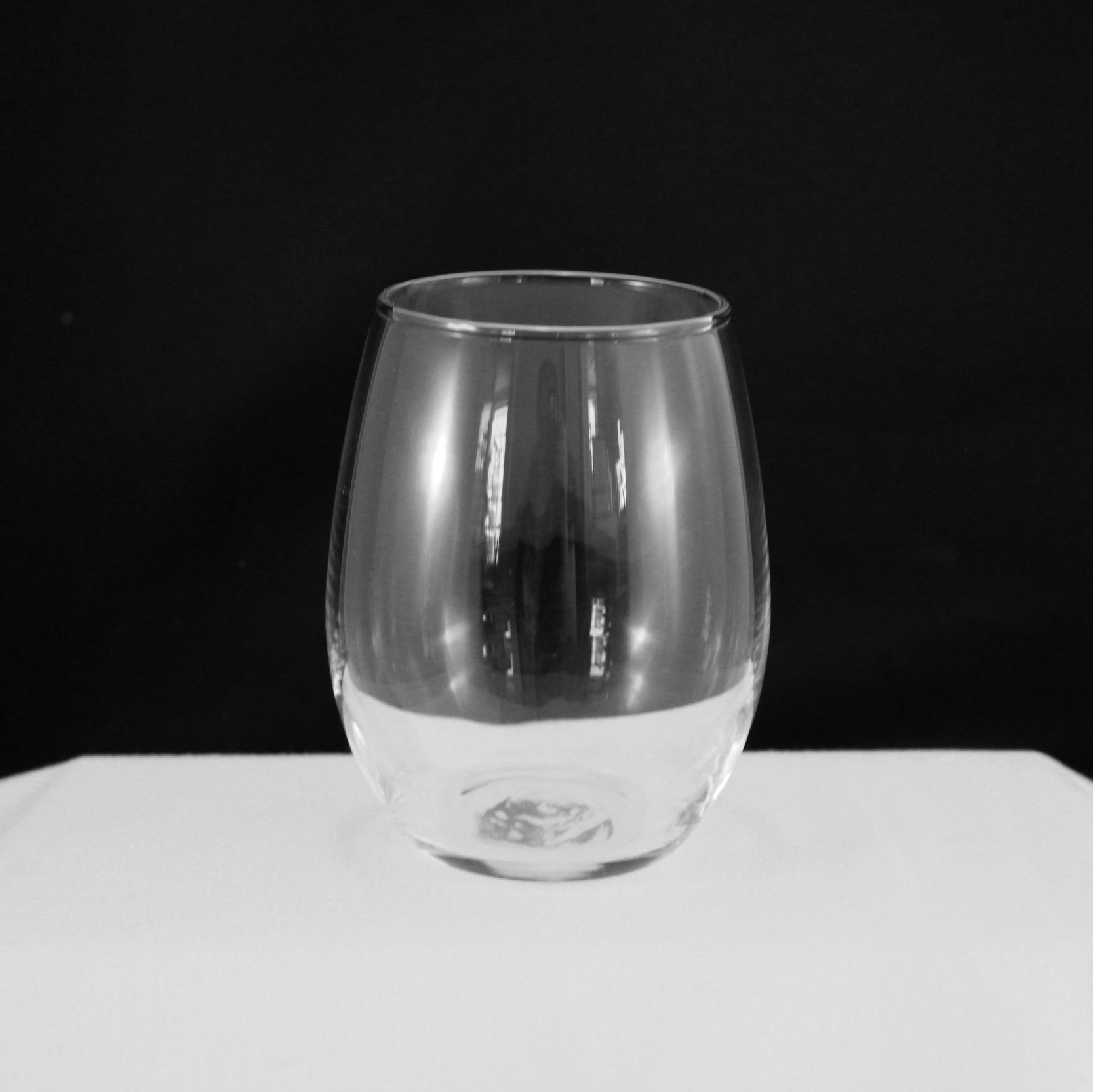 %287%29+Stemless+Wine+Glass+%289+oz%29.jpg