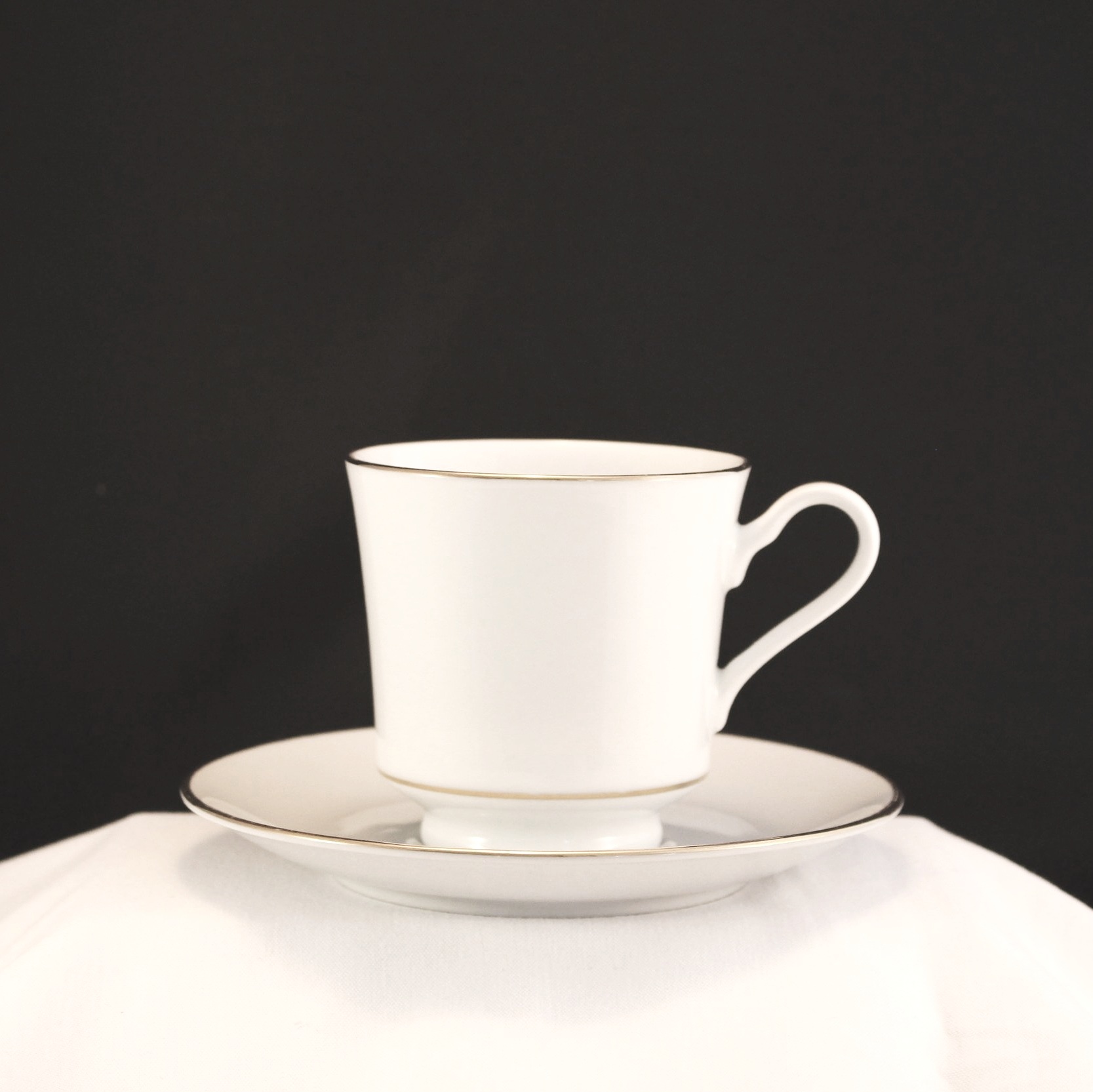 %25286%2529%2BGold%2BRimmed%2BFooted%2BCoffee%2BCup%2B%25288%2Boz%2529%2B%2526%2BSaucer%2B%25286%2Bin%2529.jpg