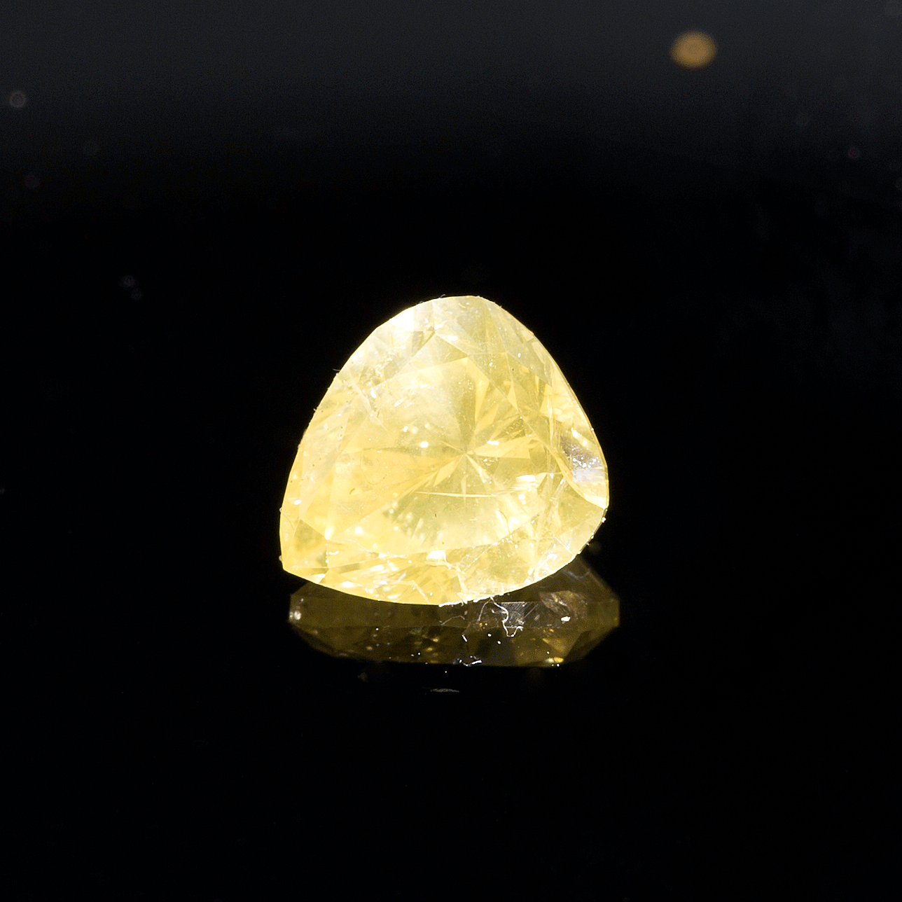 0.57ct-Fancy-Intense-Yellow-PS.gif