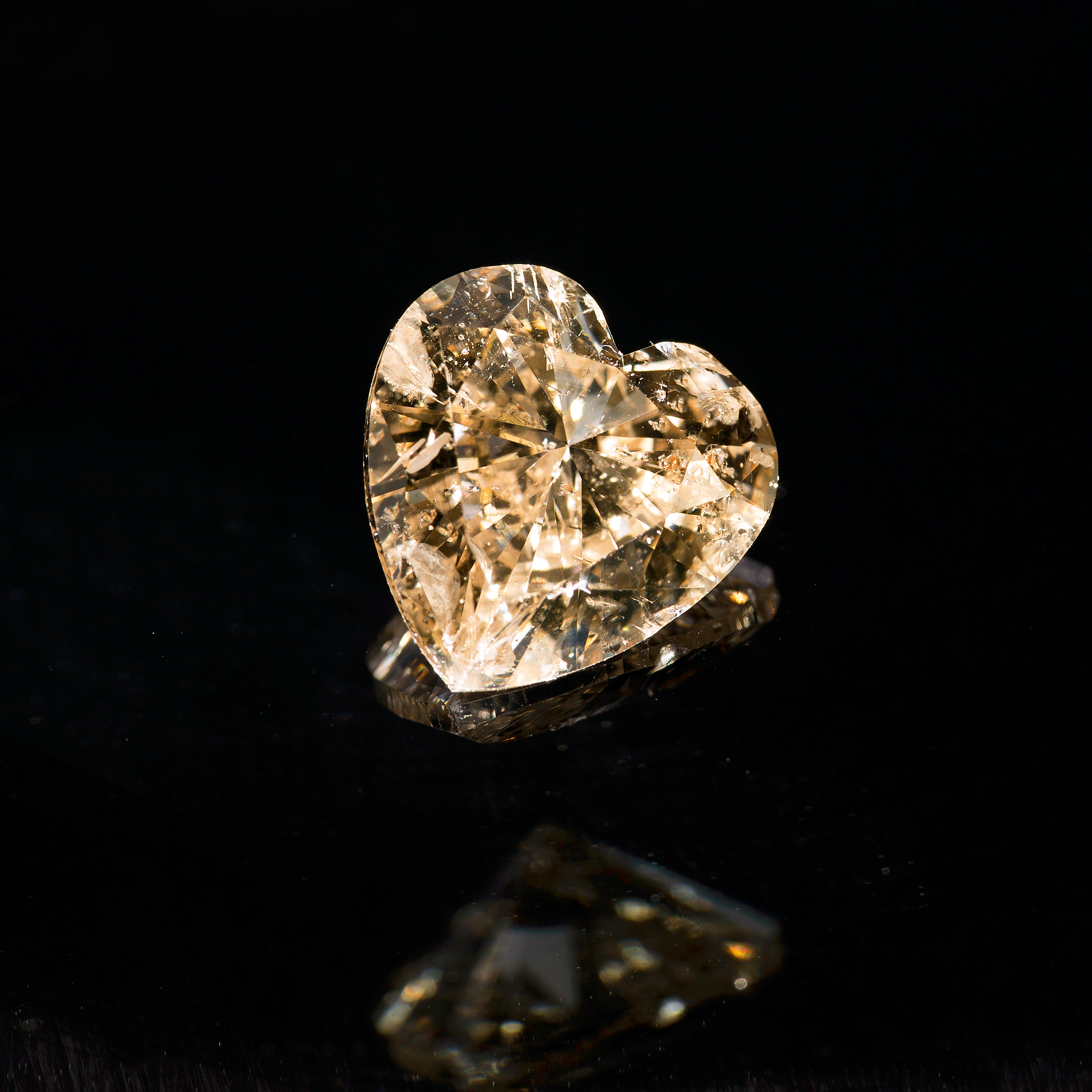 4.27ct-Fancy-Champagne-Heart-PS.gif