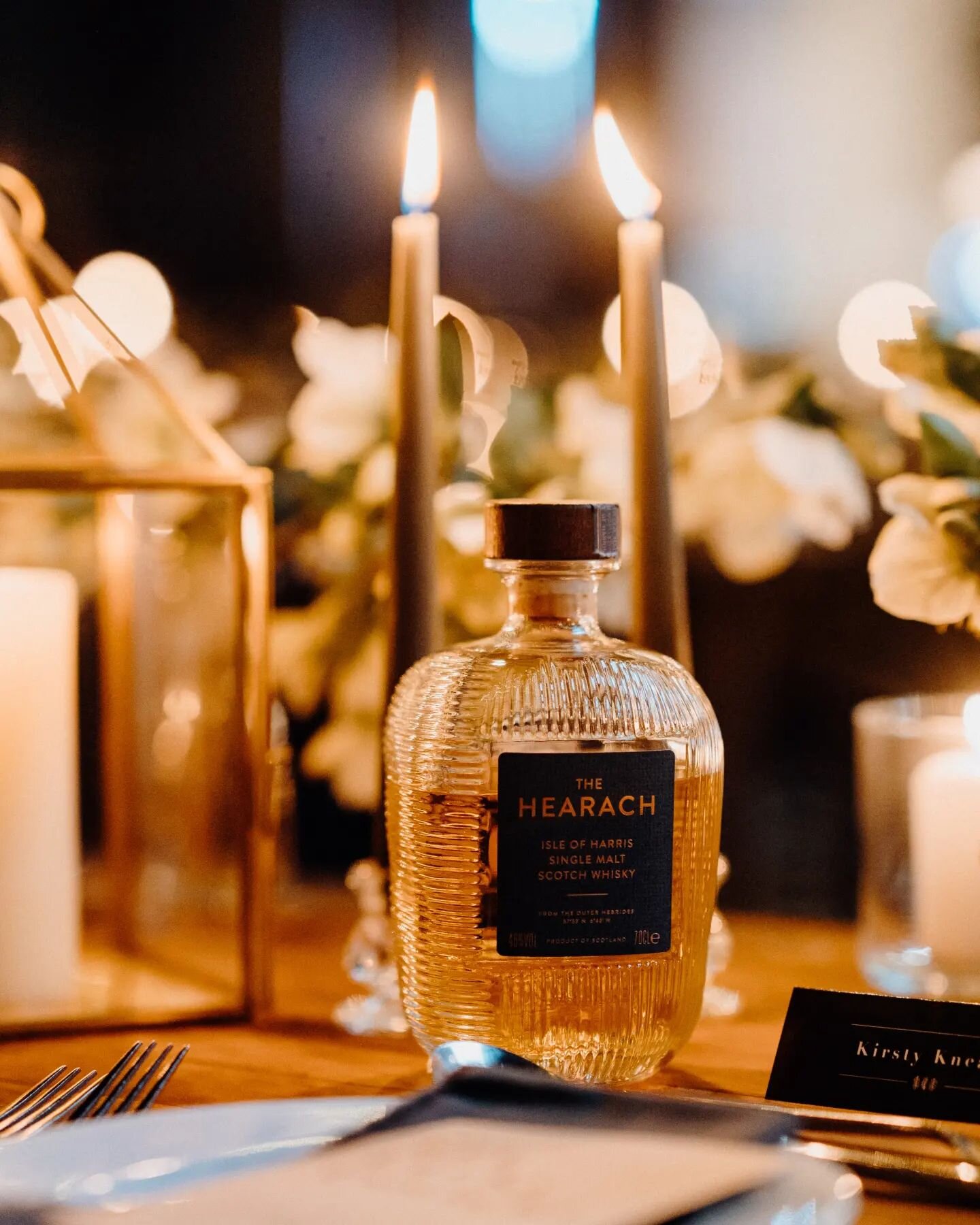 A moment please for this gorgeously cosy candlelit dinner table set up for Kirsty and Craig last month at @glasgowengineworks . Flowers by @littlebotanica. Stationery by the groom (@craigekneale) 

#engineworksglasgow #engineworkswedding #glasgowwedd