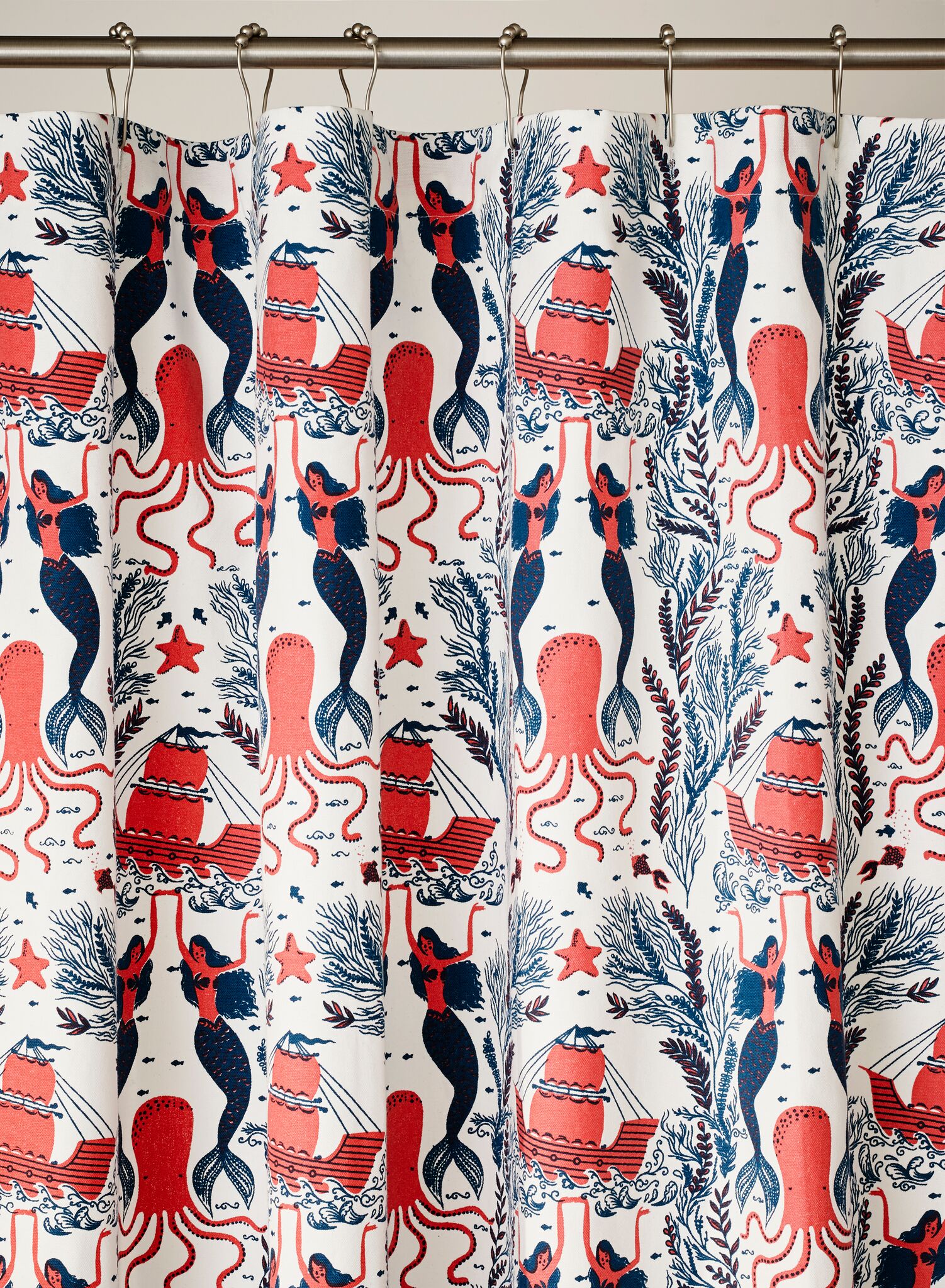 HW_MD002_ShowerCurtDetail_Mermaids_Coral.jpg