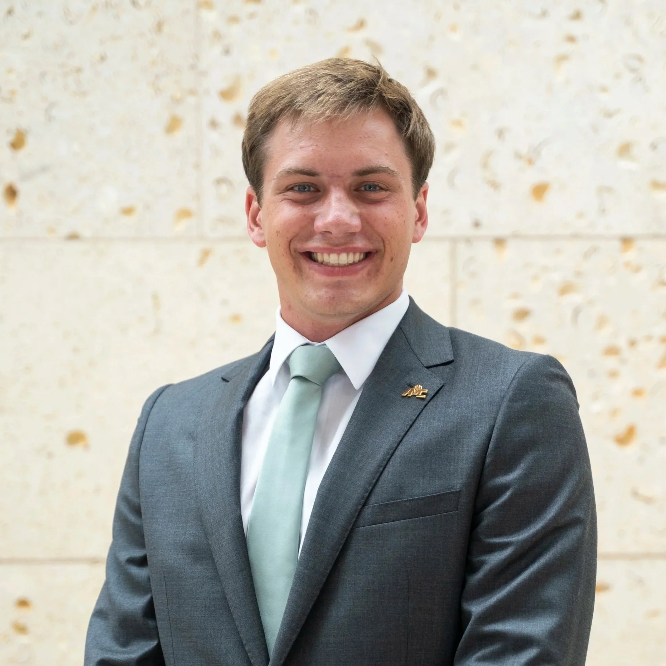 Dainel Sell - Service Chair