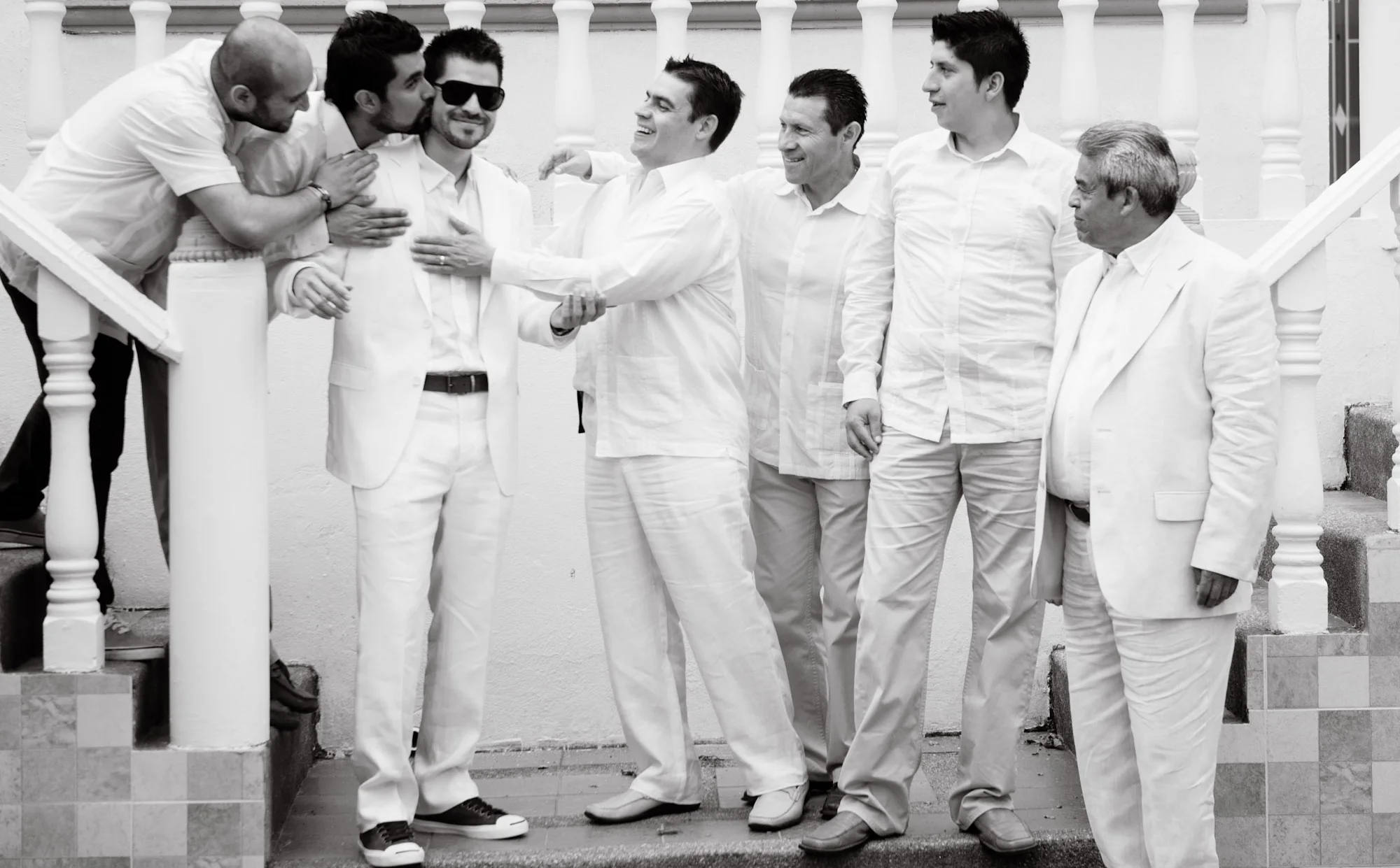 ¿Cómo deben vestirse los invitados de la boda?