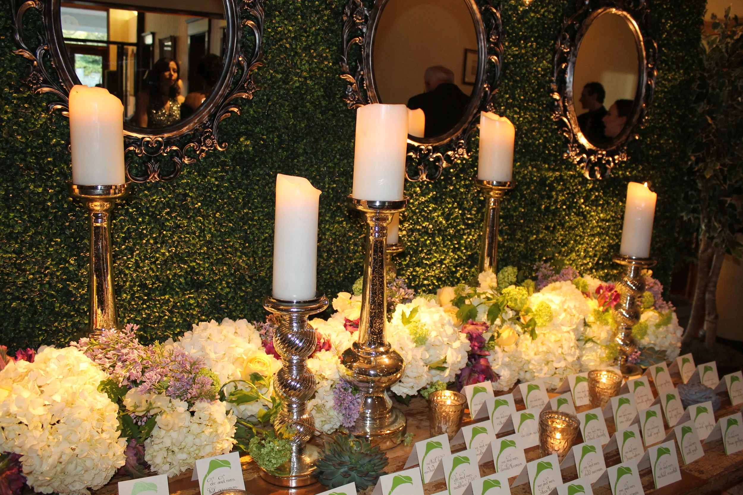 18. Gorgeous Placecard Table with boxwood backdrop.JPG