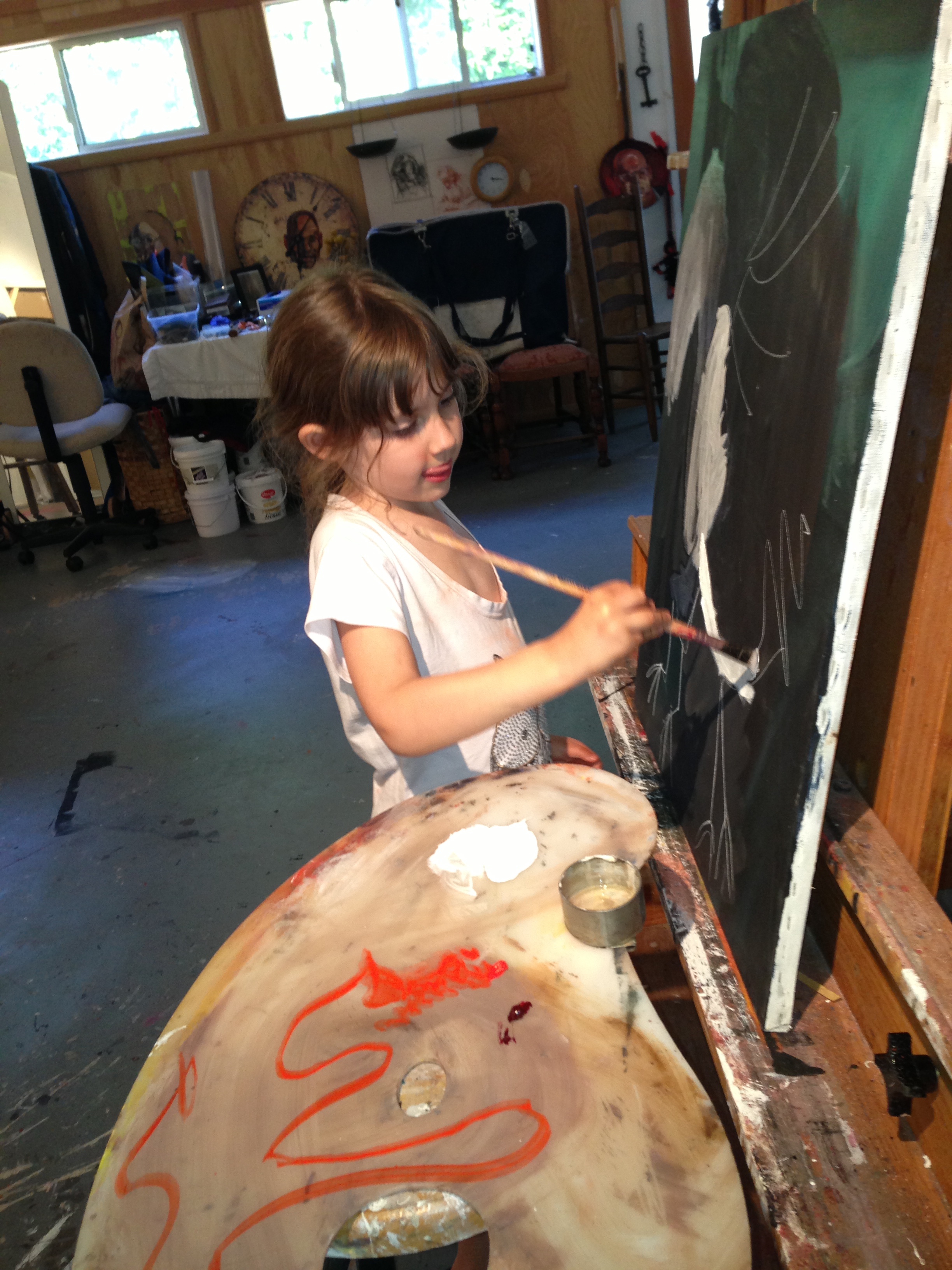  Nikka (5 years old), working with oil paints in Y.A.P. studio 