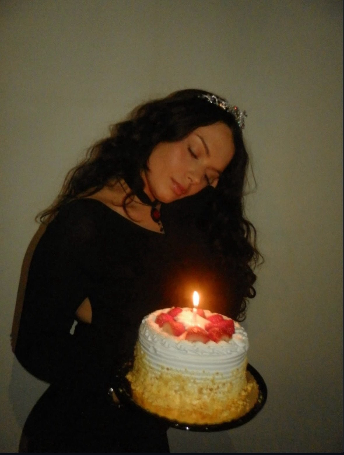 Main character energy with a 𝘭𝘪𝘵𝘵𝘭𝘦 𝘢𝘥𝘥𝘦𝘥 𝘣𝘪𝘳𝘵𝘩𝘥𝘢𝘺 𝘨𝘭𝘰𝘸 for our girl @wildfrecks 🍒

👑 𝖳𝖺𝗇 𝖻𝗒 𝖬𝖺𝗋𝗀𝗂𝖾