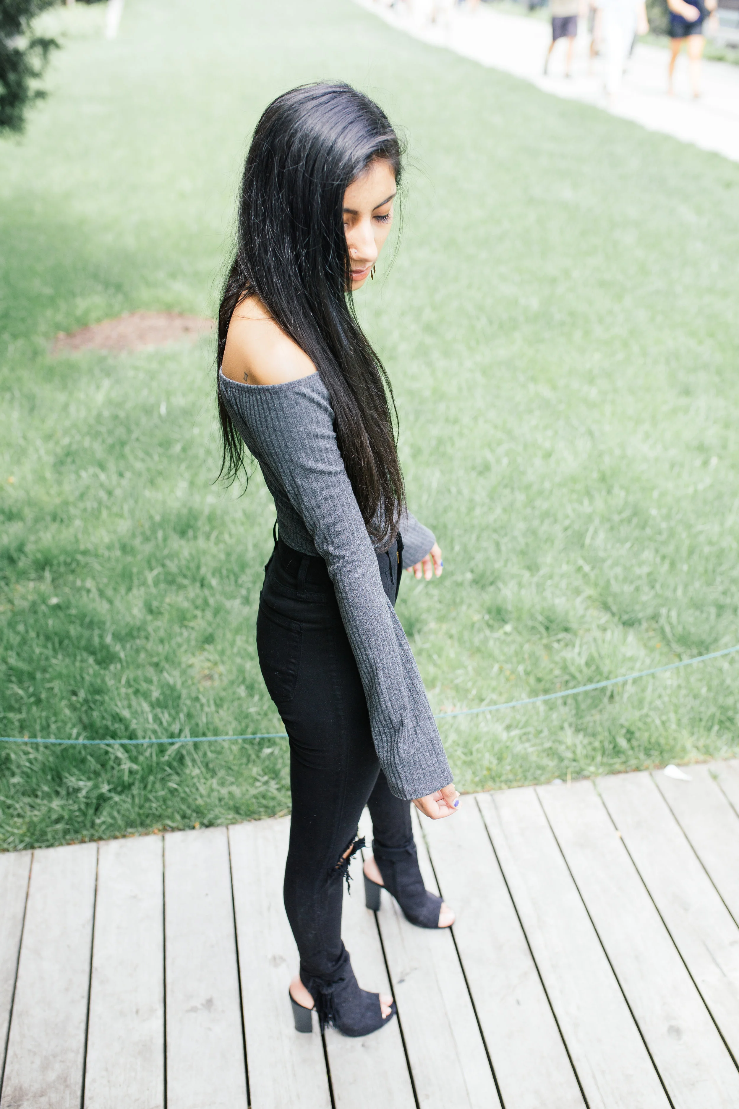grey.tobi.offtheshoulder.bodysuit.springstyle.fashionblogger.highline.nyc.jpg