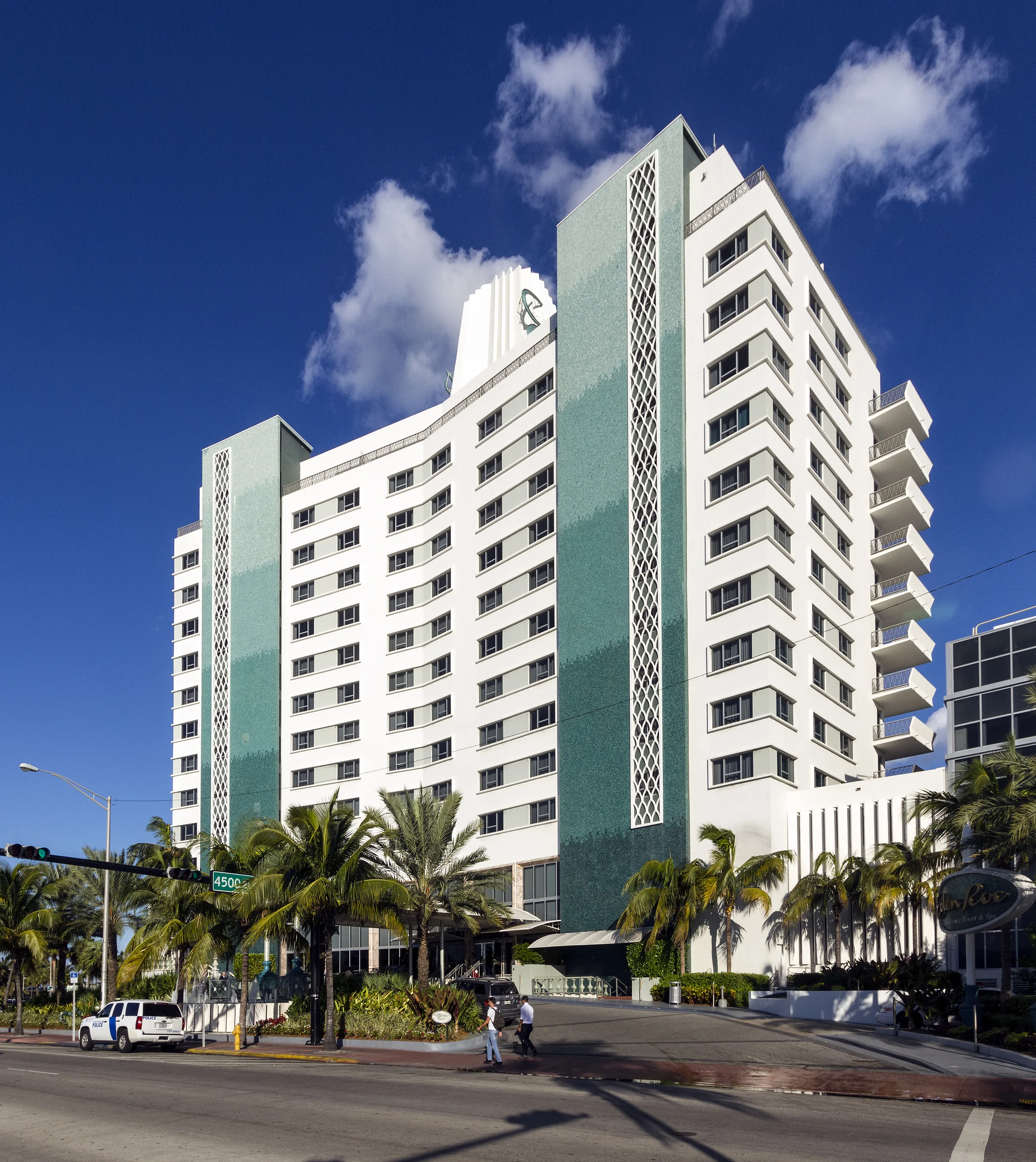 Eden_Roc_exterior_FL2.jpg